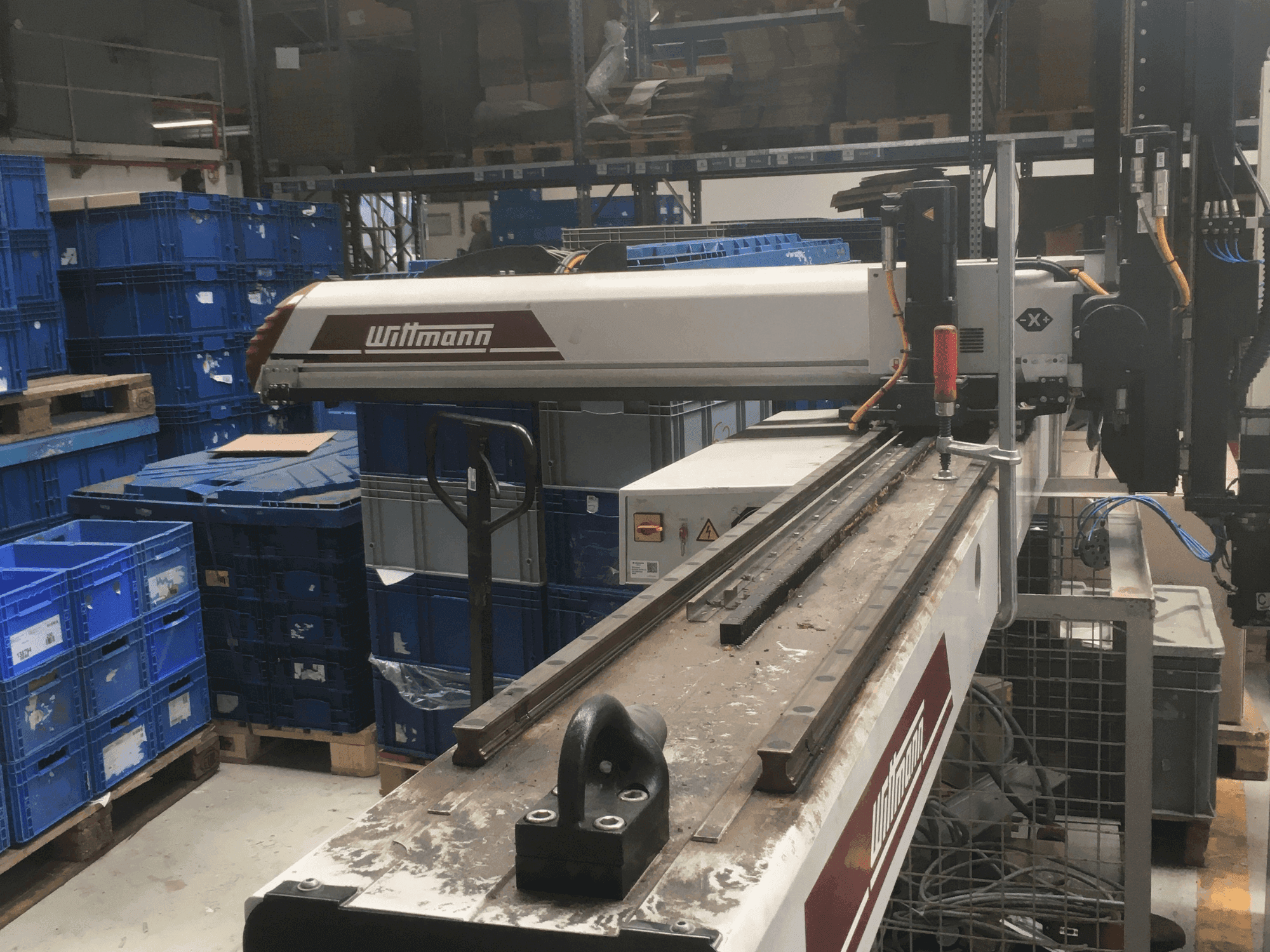 Vooraanzicht van WITTMANN W743 machine