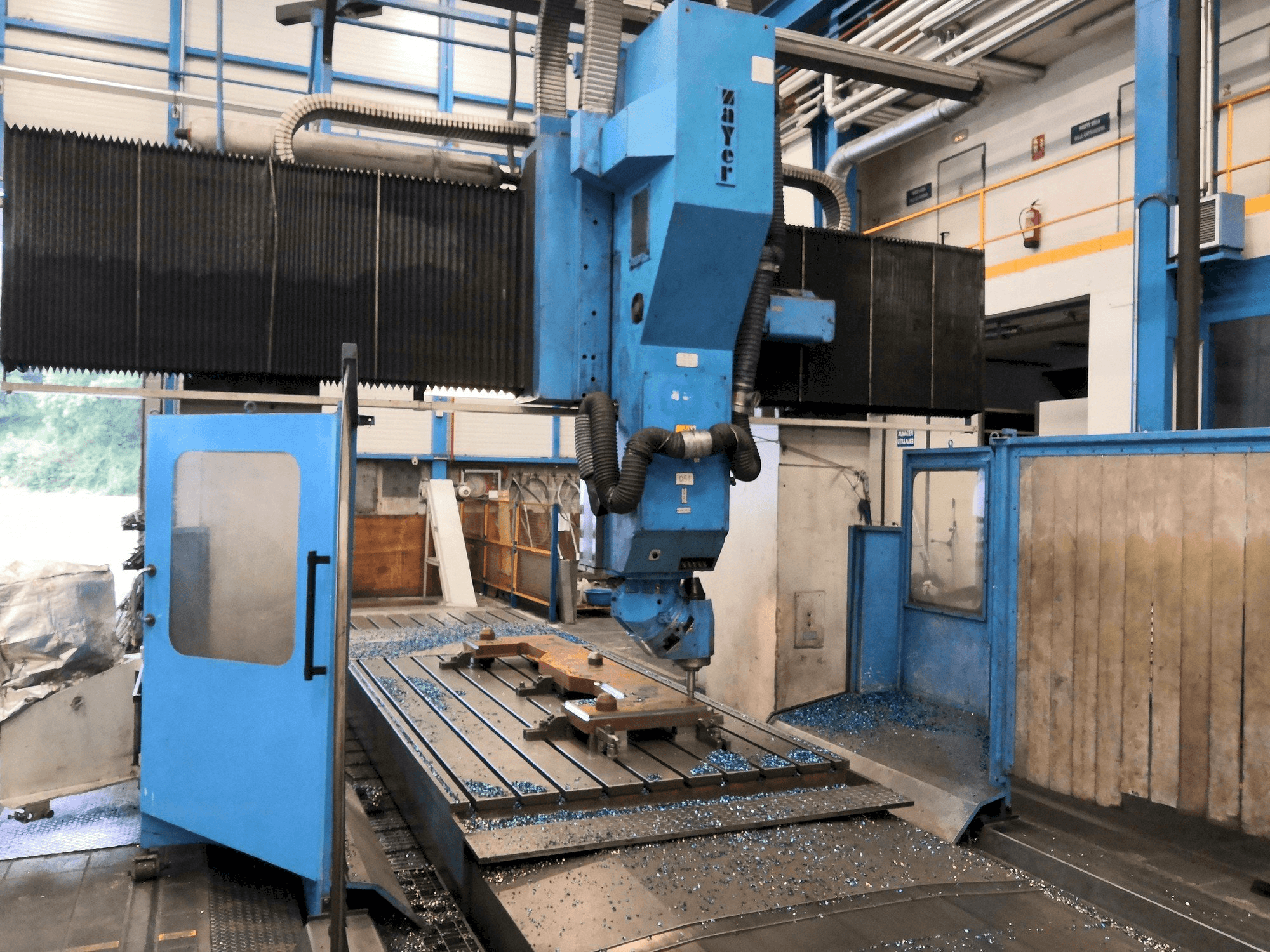 Vooraanzicht van Zayer KP 6000 AR machine