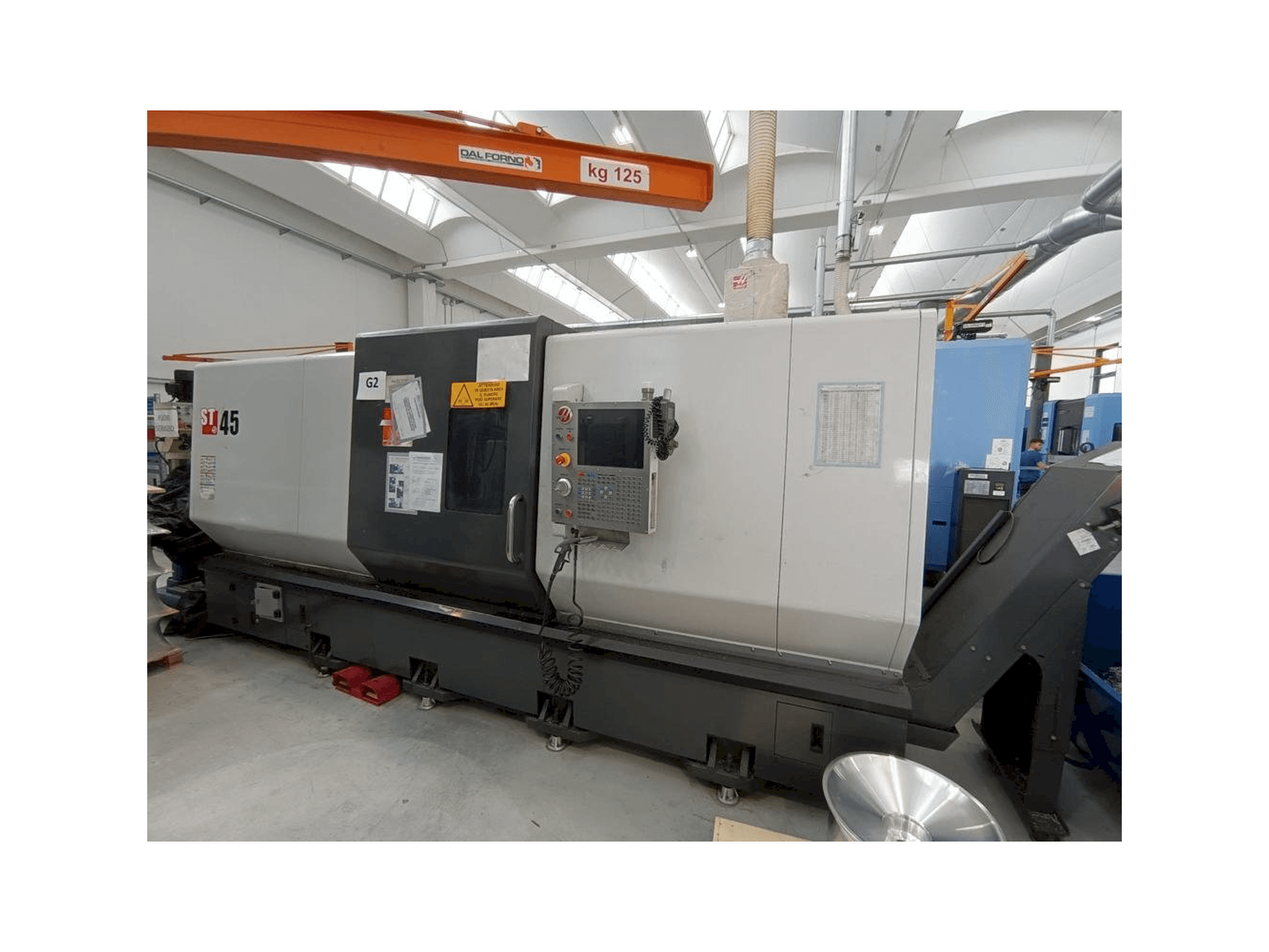 Vooraanzicht van HAAS ST 45 machine