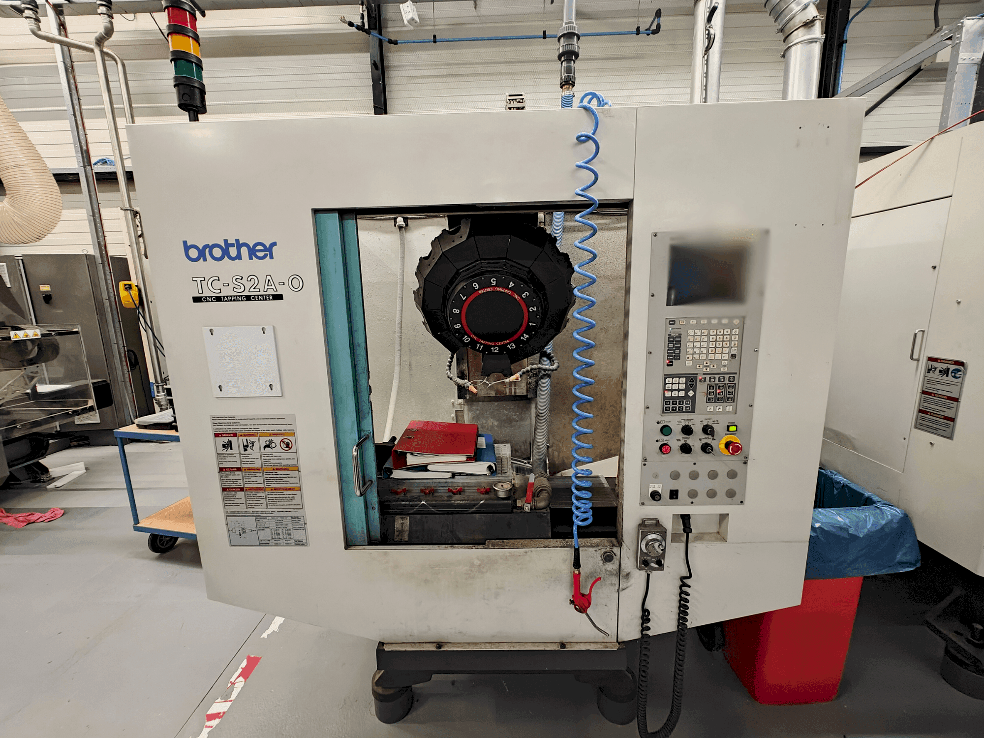 Vooraanzicht van Brother C-S2A-O machine