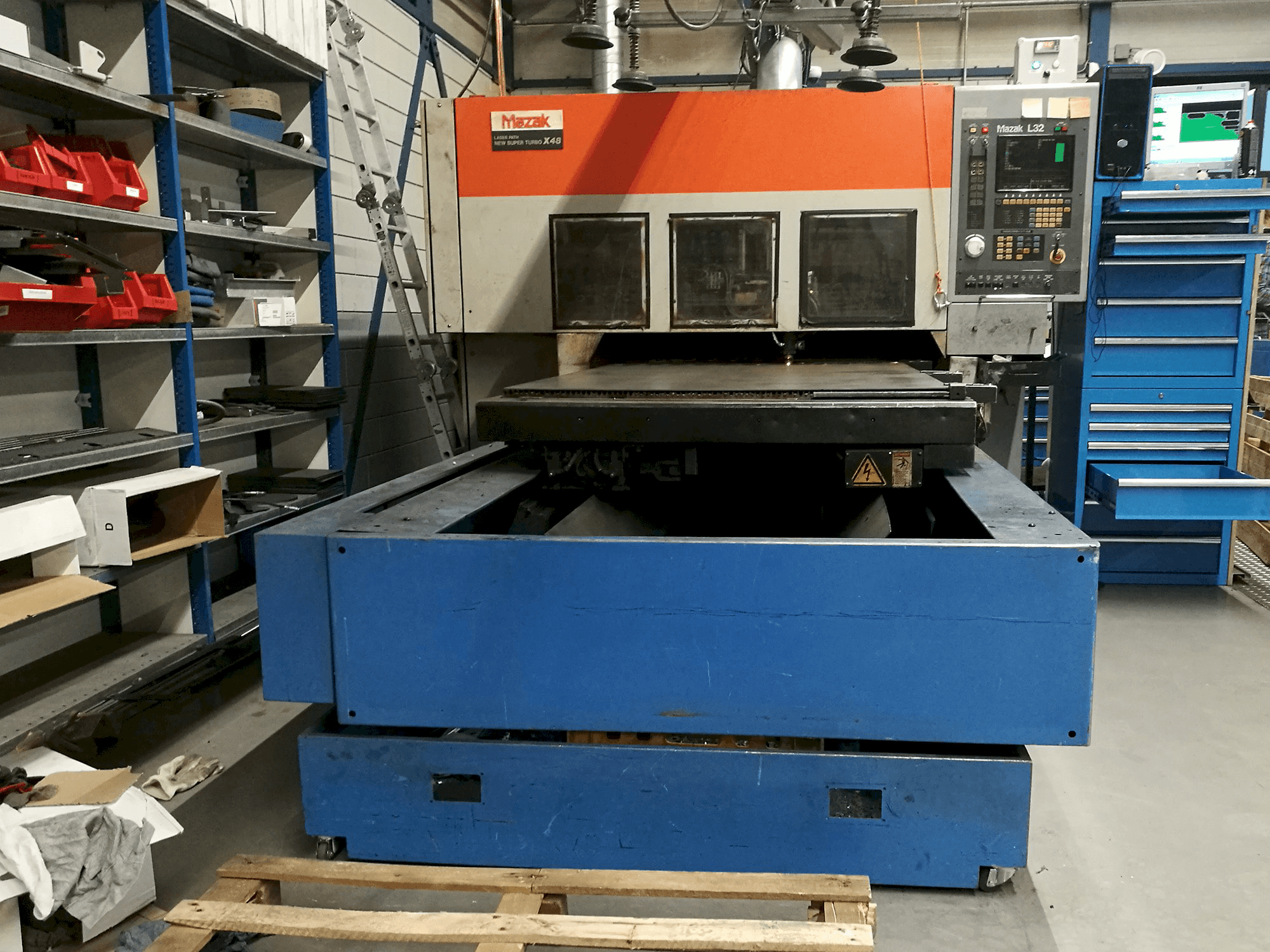Vooraanzicht van Mazak Super Turbo X48 machine