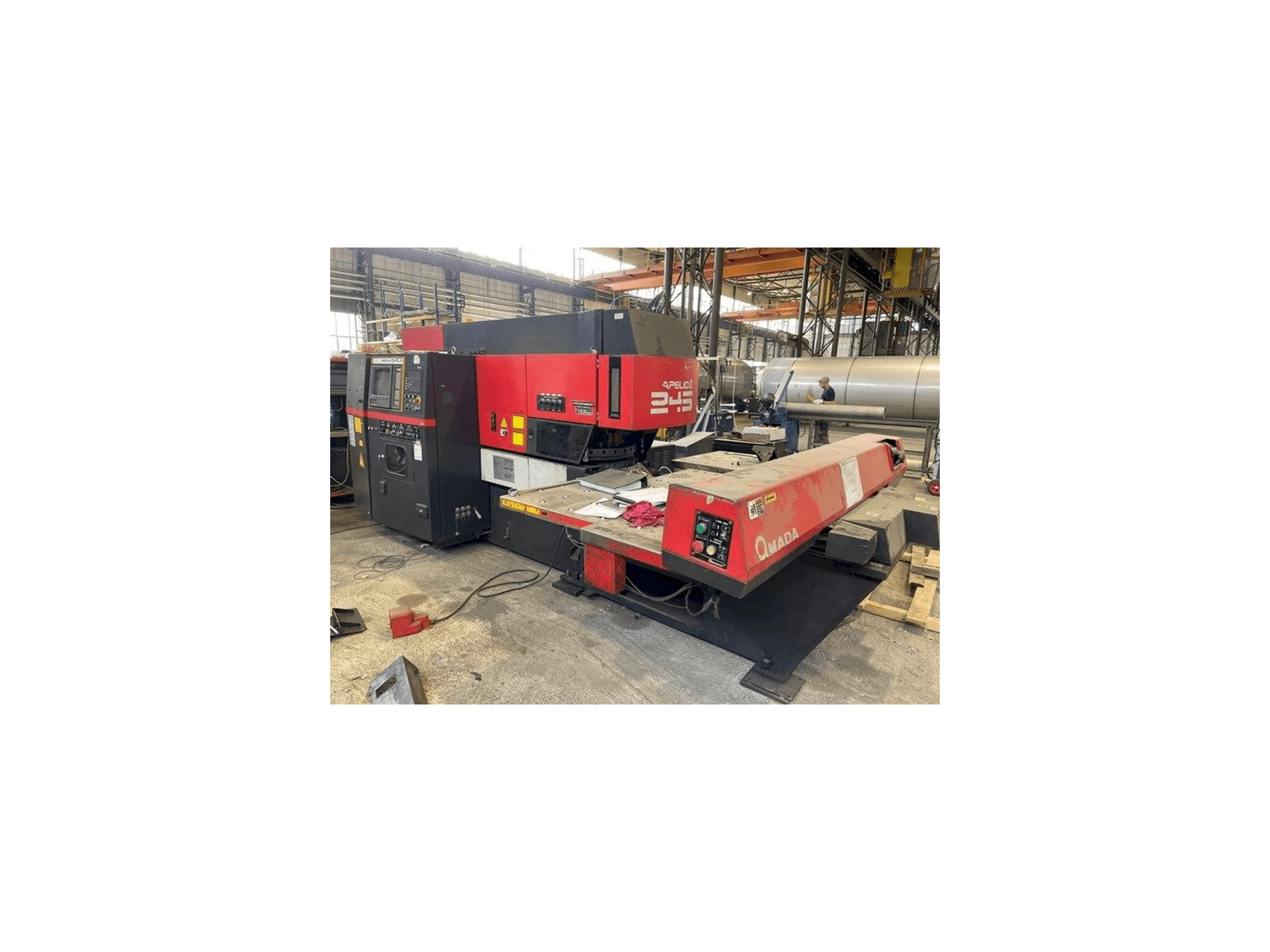 Vooraanzicht van AMADA Apelio II 245 machine