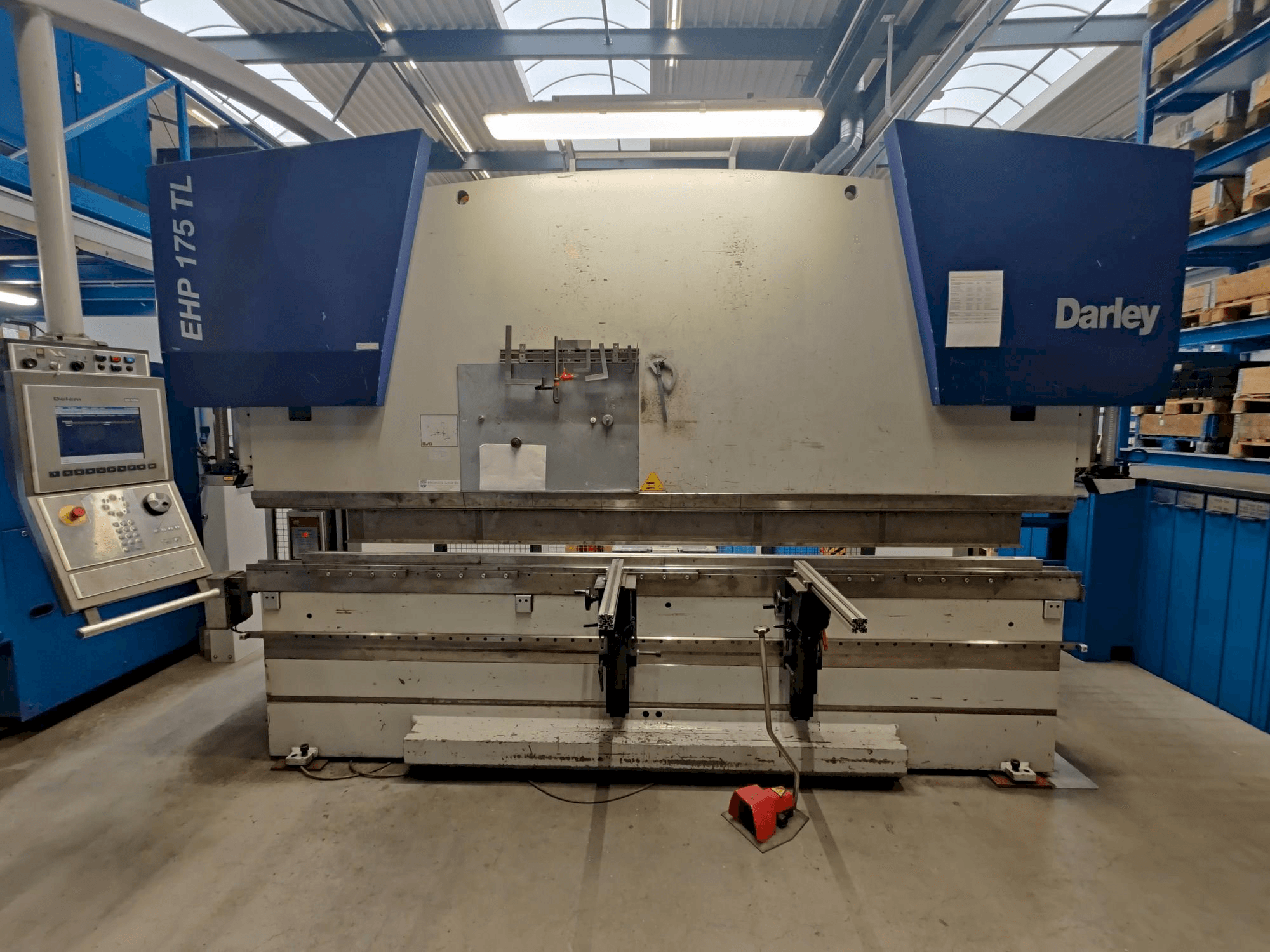 Vooraanzicht van Darley EHP-LS 175.36/31 T machine
