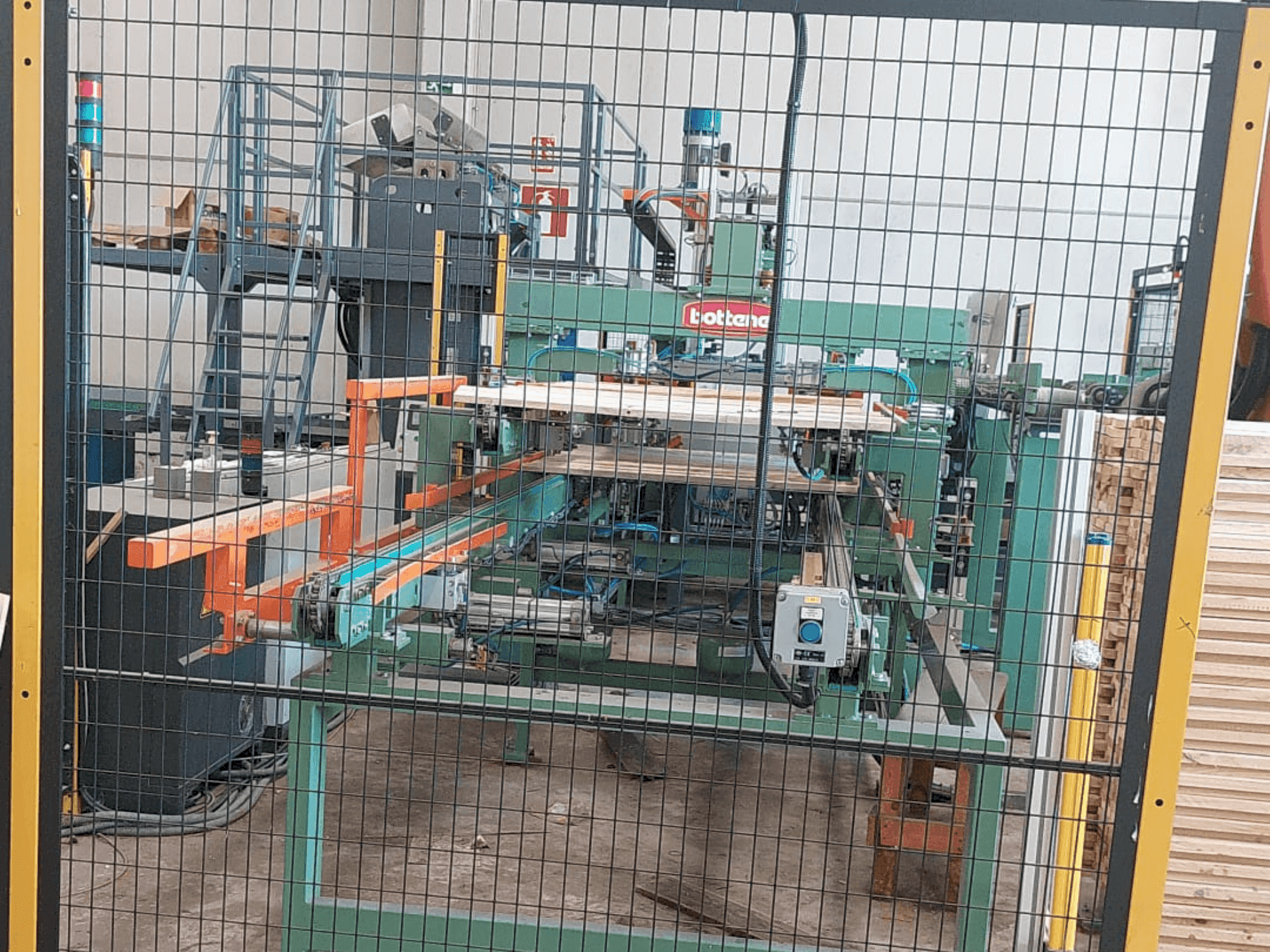 Vooraanzicht van MAQUINARIA LDM VPS 2103 machine