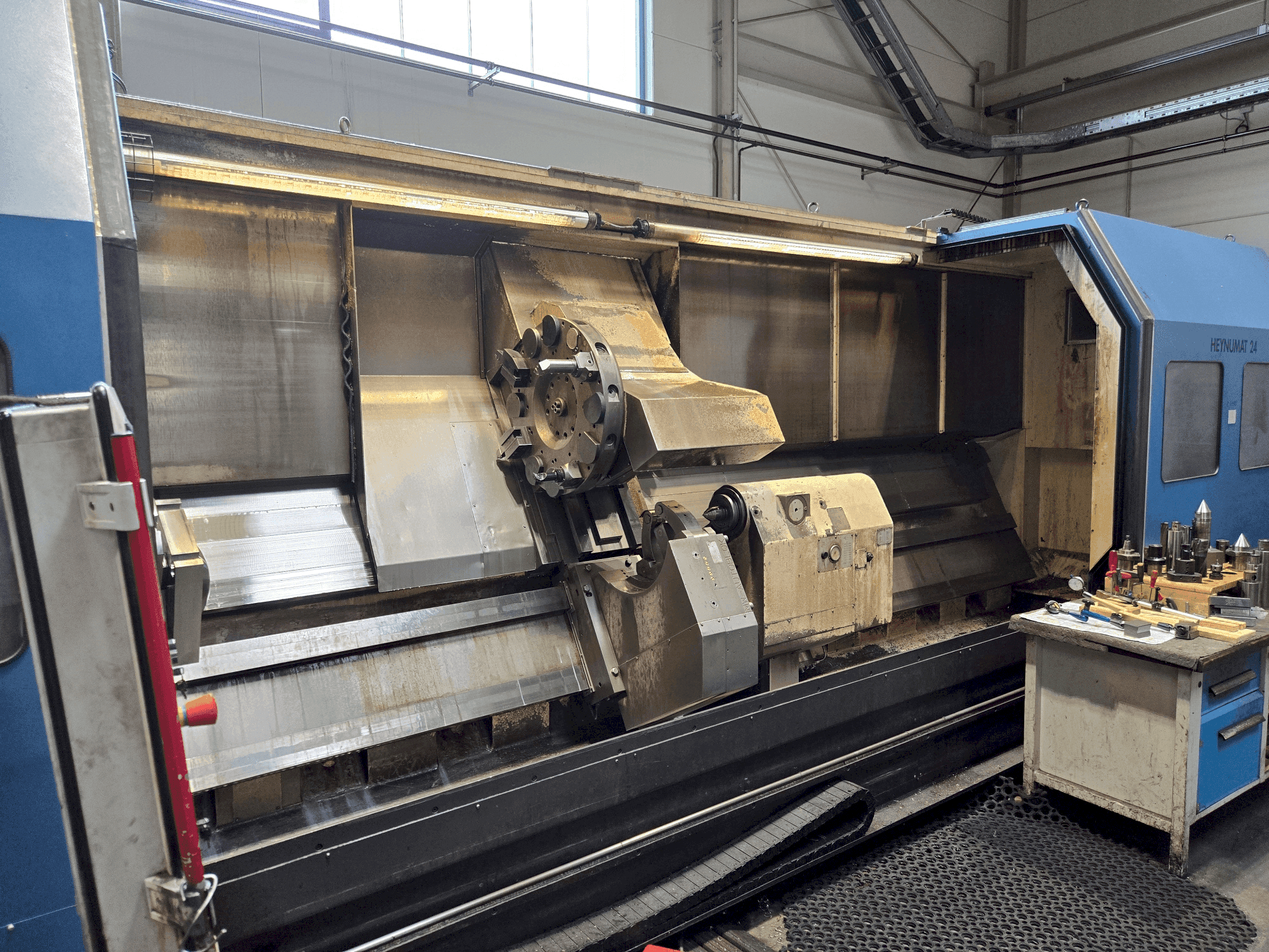 Vooraanzicht van HEYNUMAT 24 UK/4000 machine