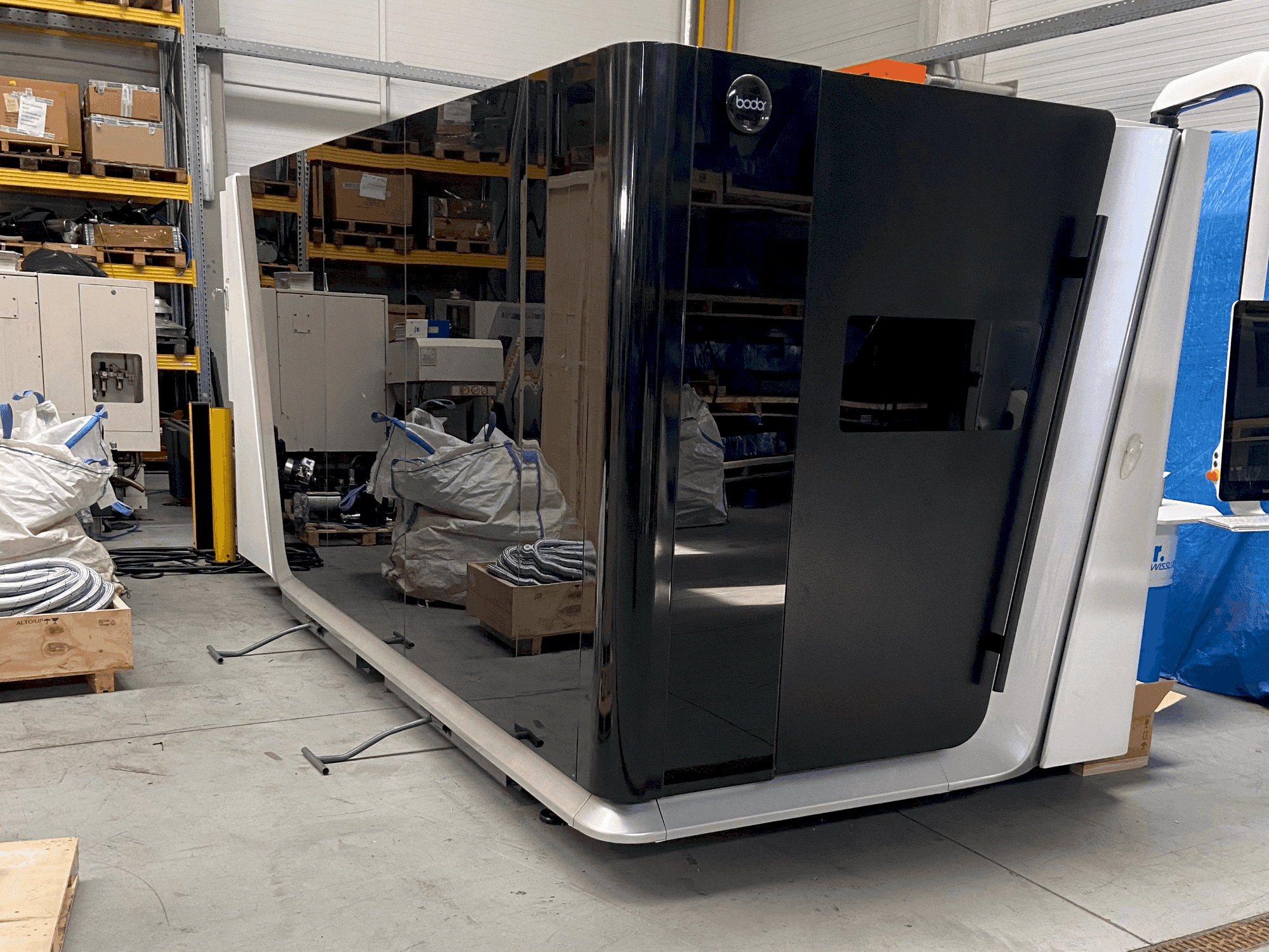 Vooraanzicht van Bodor C3 machine