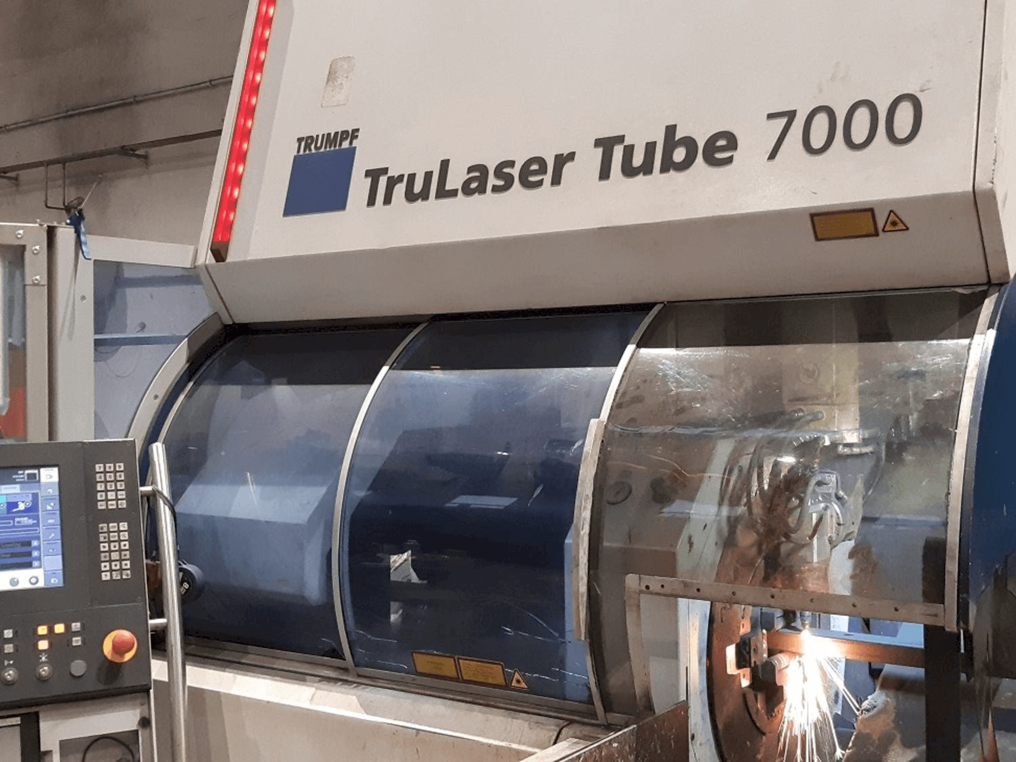 Vooraanzicht van Trumpf TruLaser Tube 7000 machine
