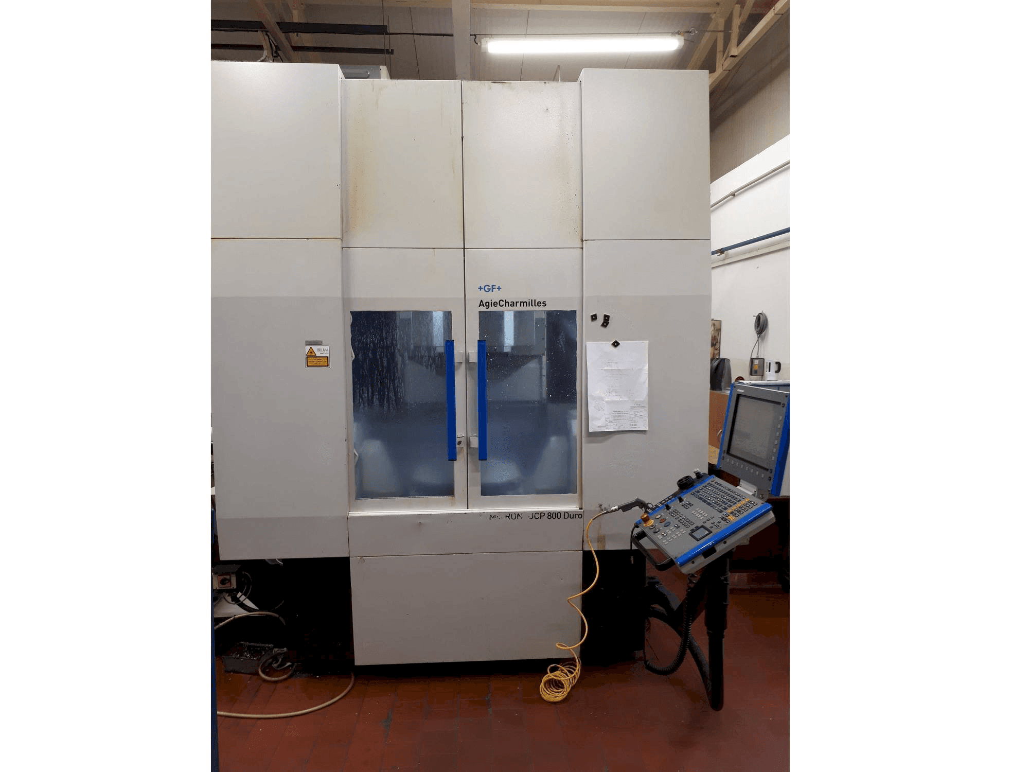 Vooraanzicht van GF Mikron UCP 800 Duro machine