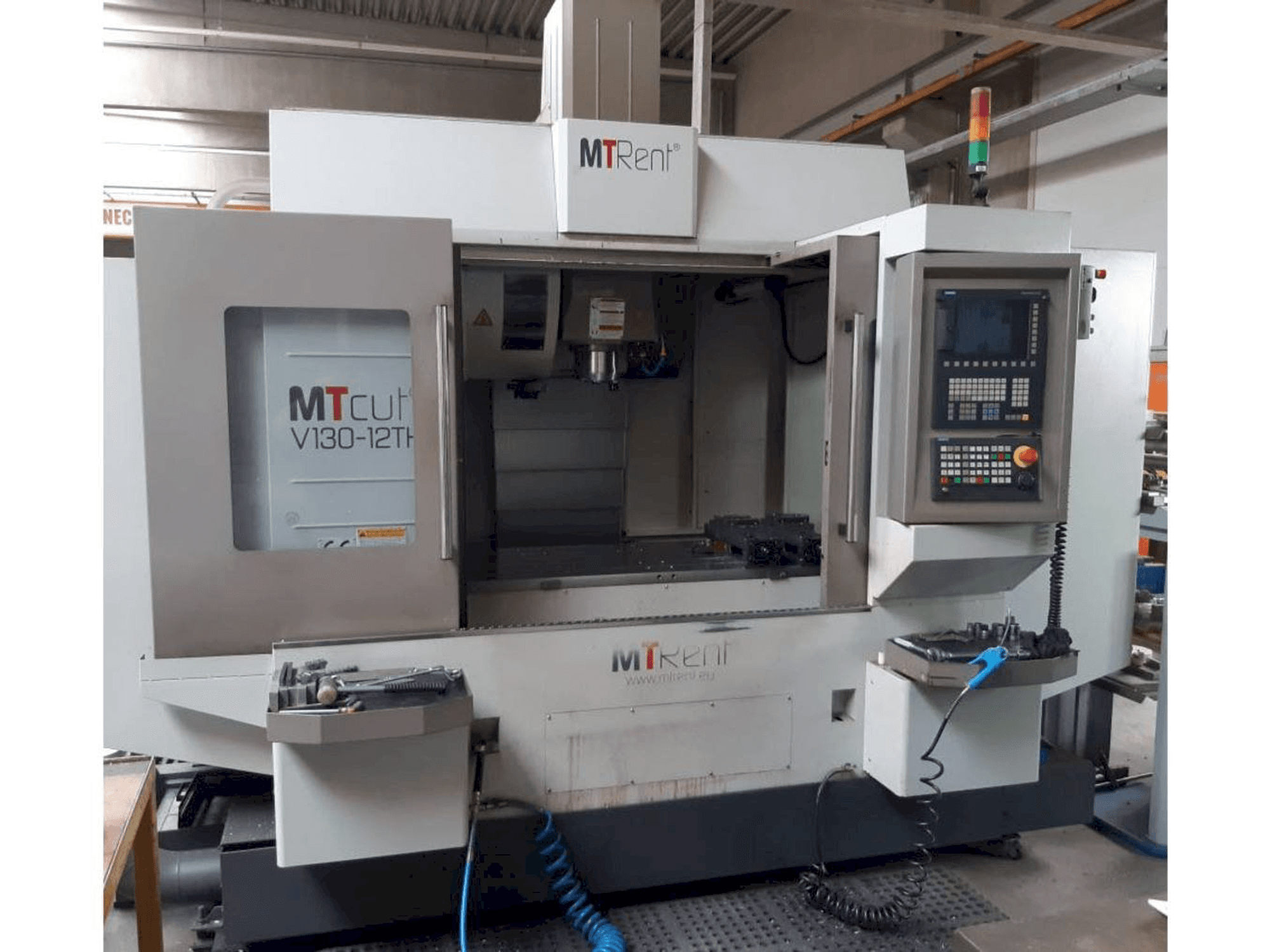 Vooraanzicht van MTcut V130-12TH machine