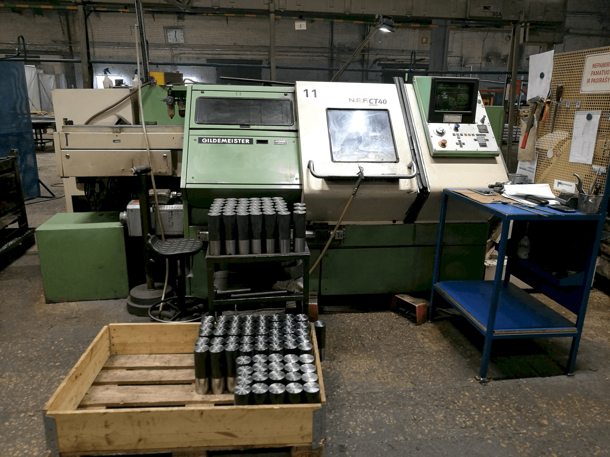 Vooraanzicht van Gildemeister NEF CT 40 machine
