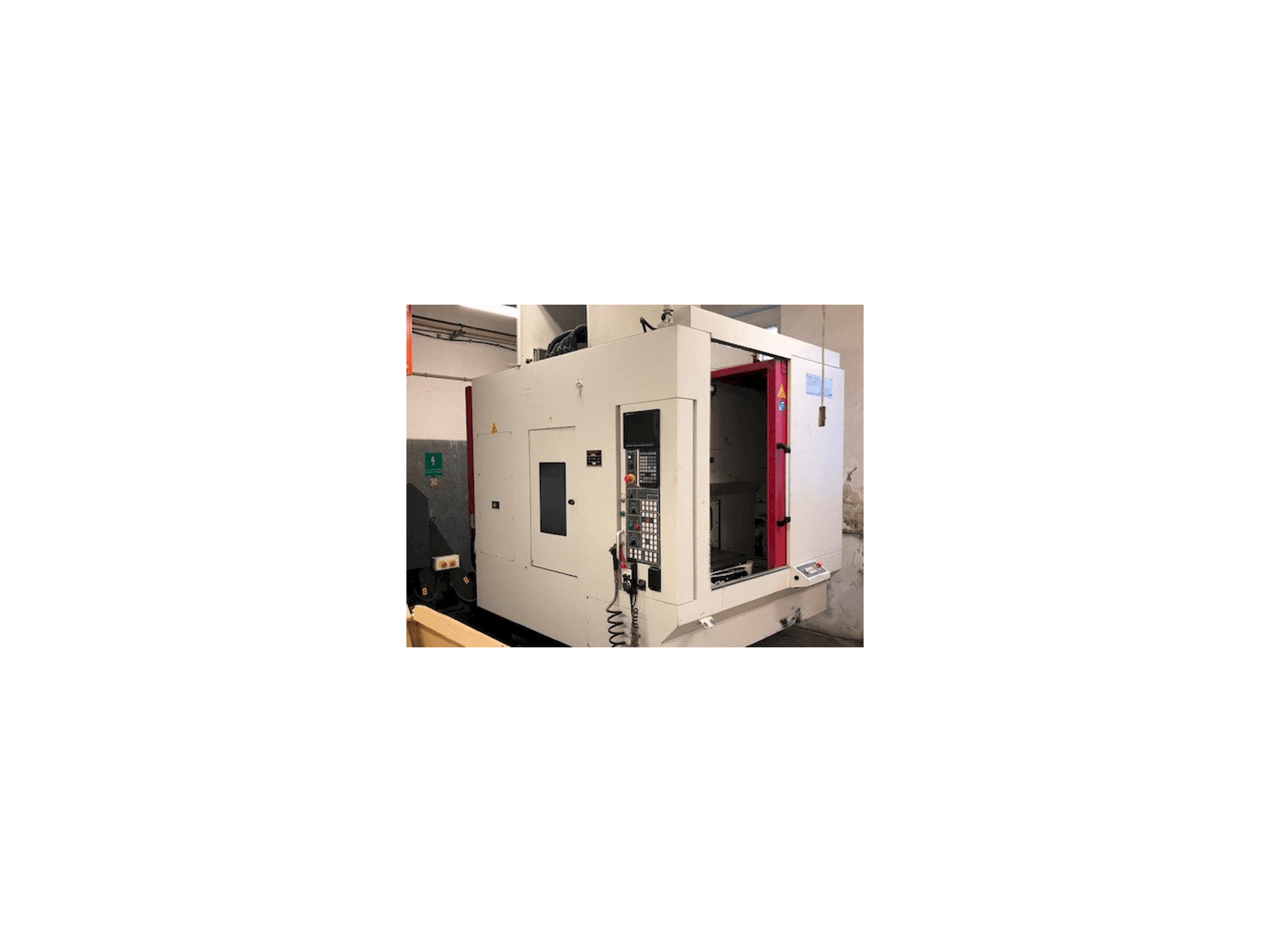 Vooraanzicht van Akira Seiki RMV 700 APC machine