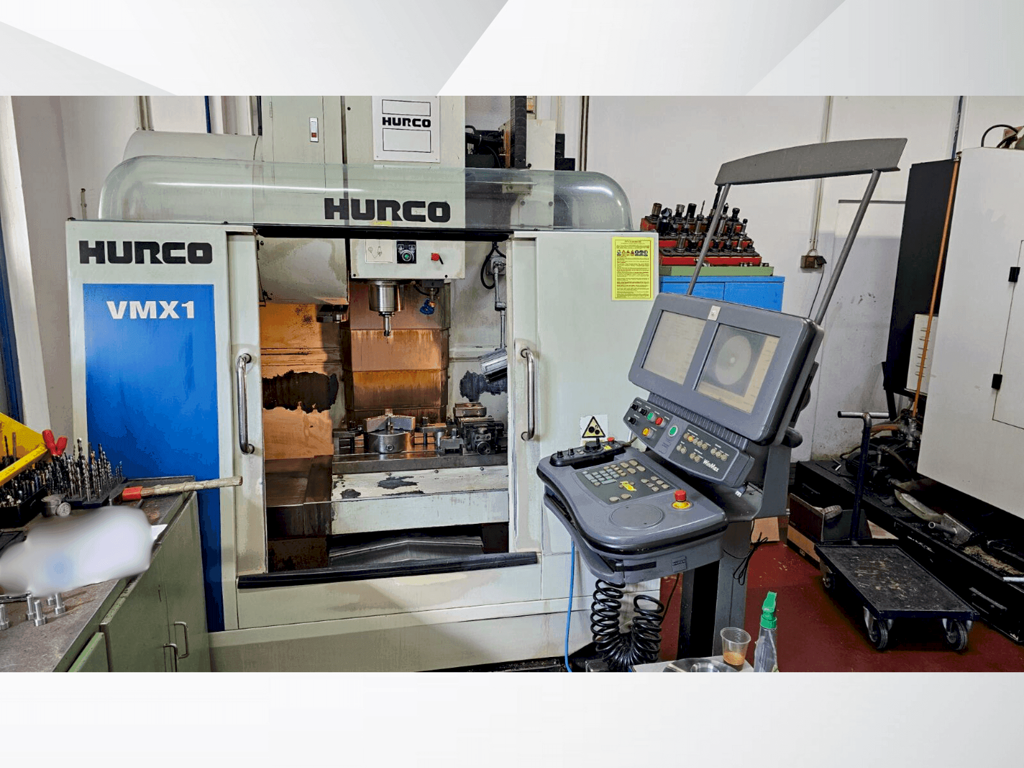 Vooraanzicht van Hurco VMX 10 machine