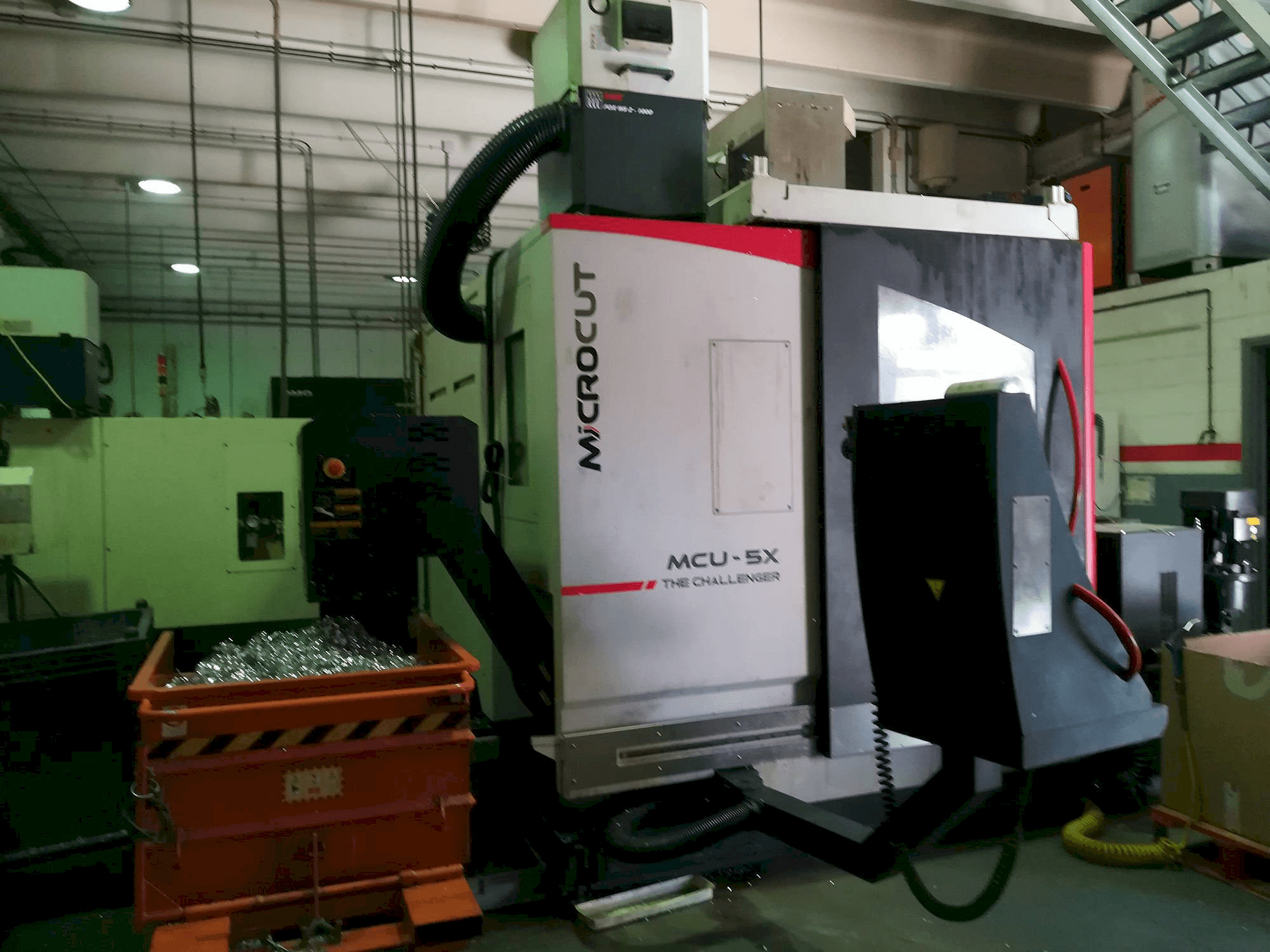 Vooraanzicht van MICROCUT MCU-5X machine