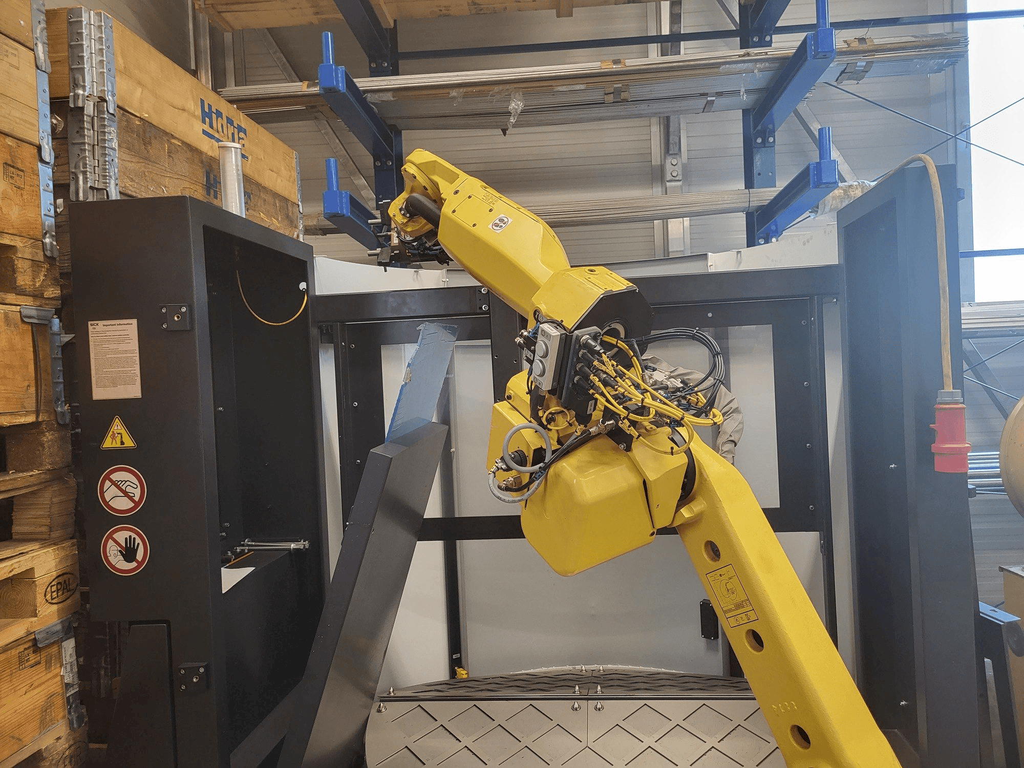 Vooraanzicht van HALTER Load Assistant U-20 machine