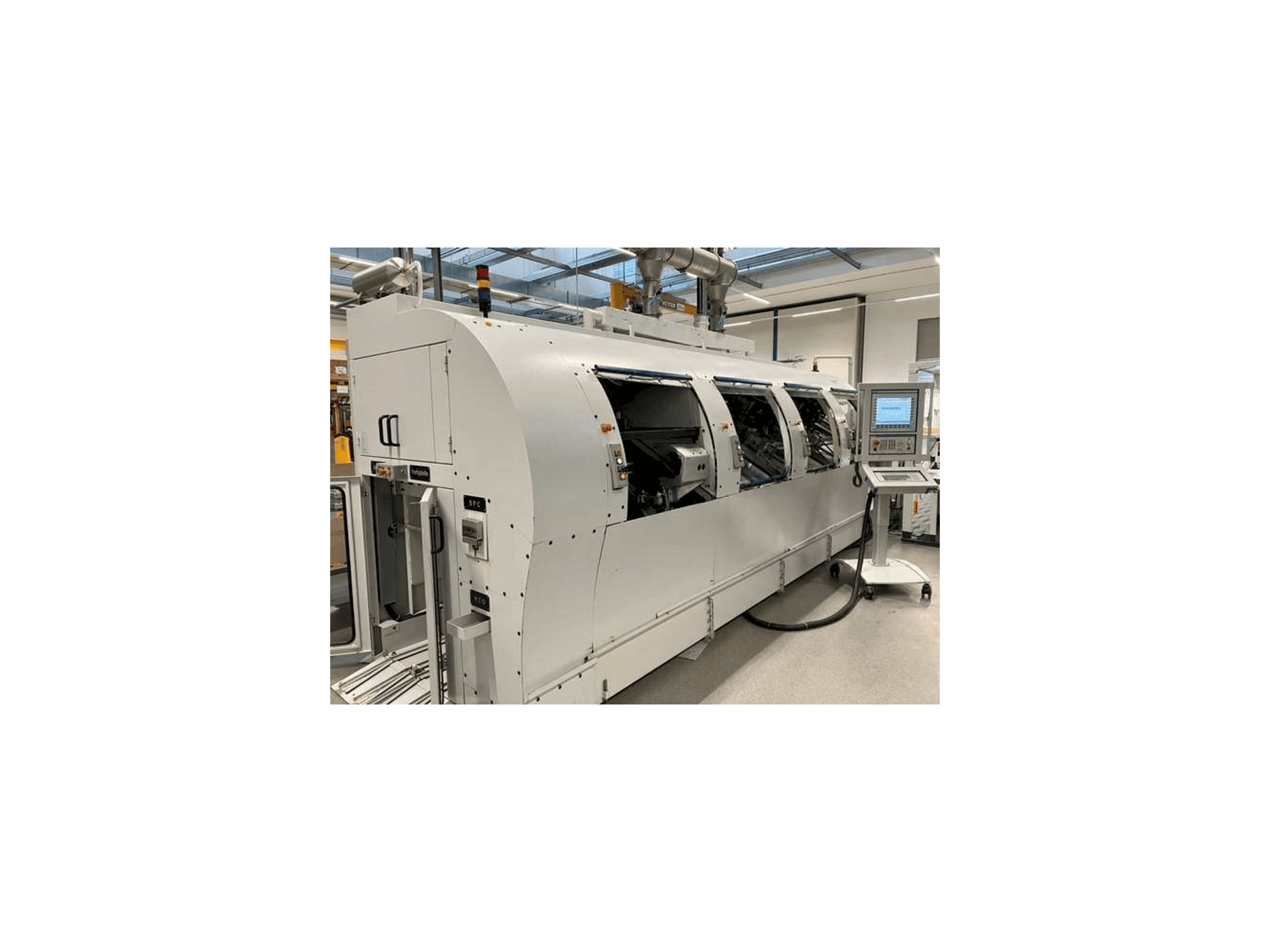 Vooraanzicht van MIKRON Multistep XS machine