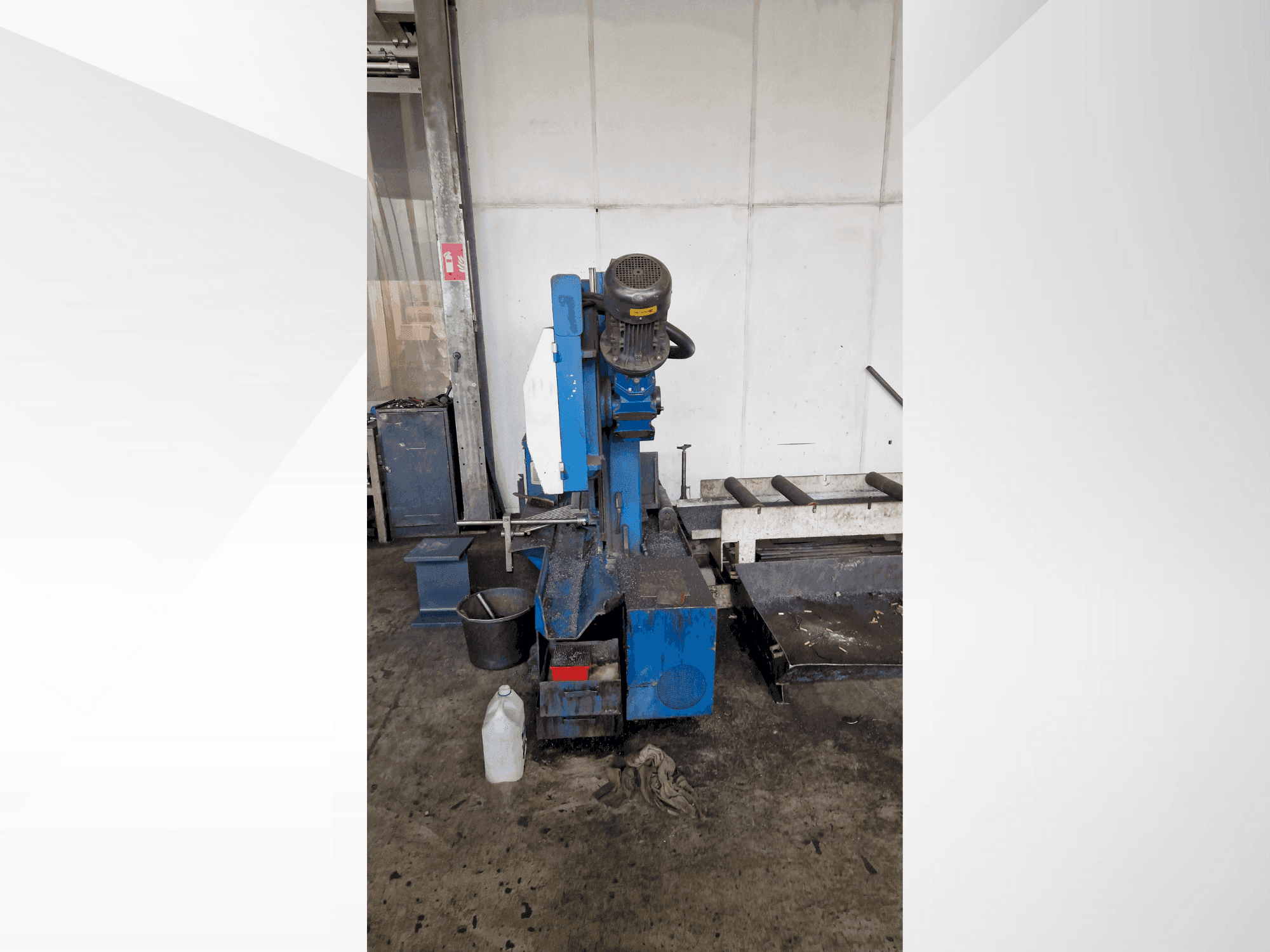 Vooraanzicht van KNUTH HB 460 L machine