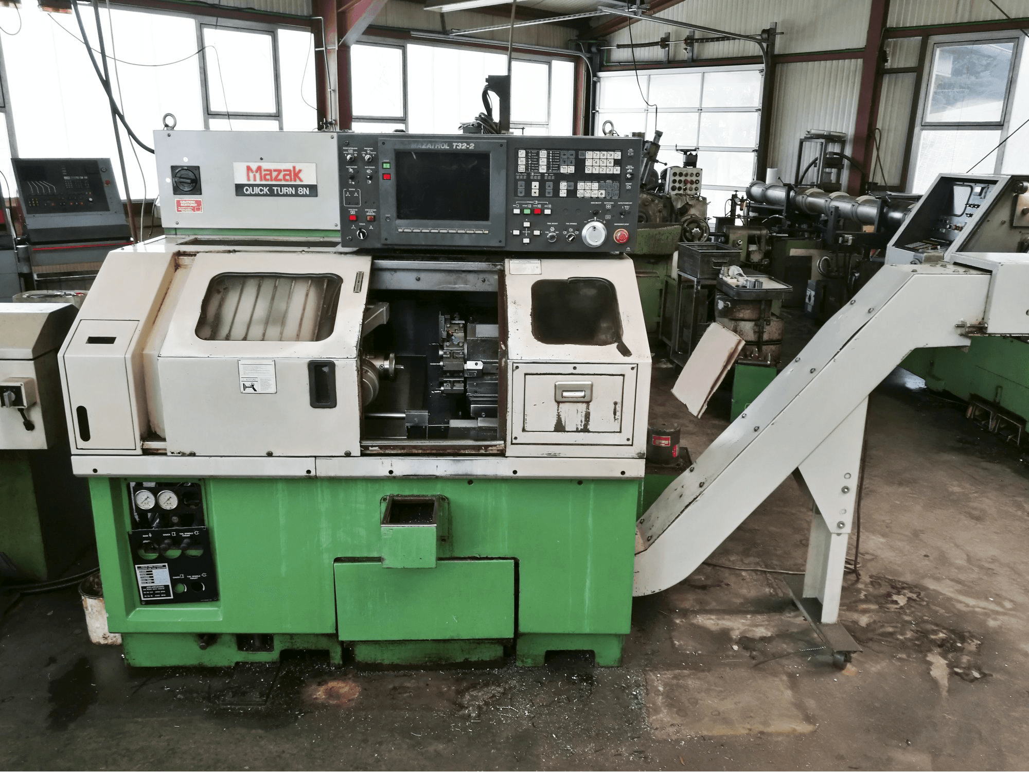 Vooraanzicht van Mazak Quick Turn 8N machine