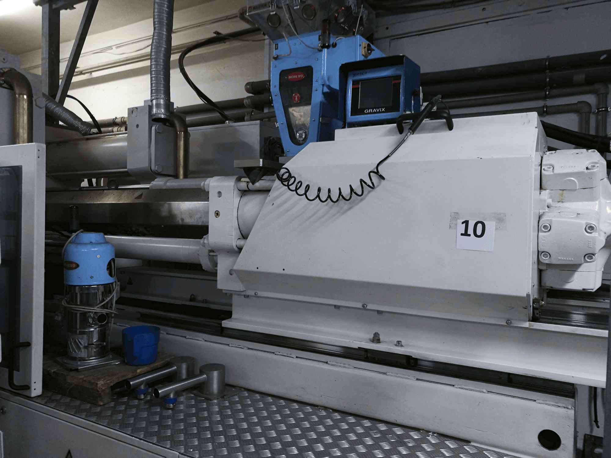 Rechts zijaanzicht van Battenfeld HM 400/3400 machine