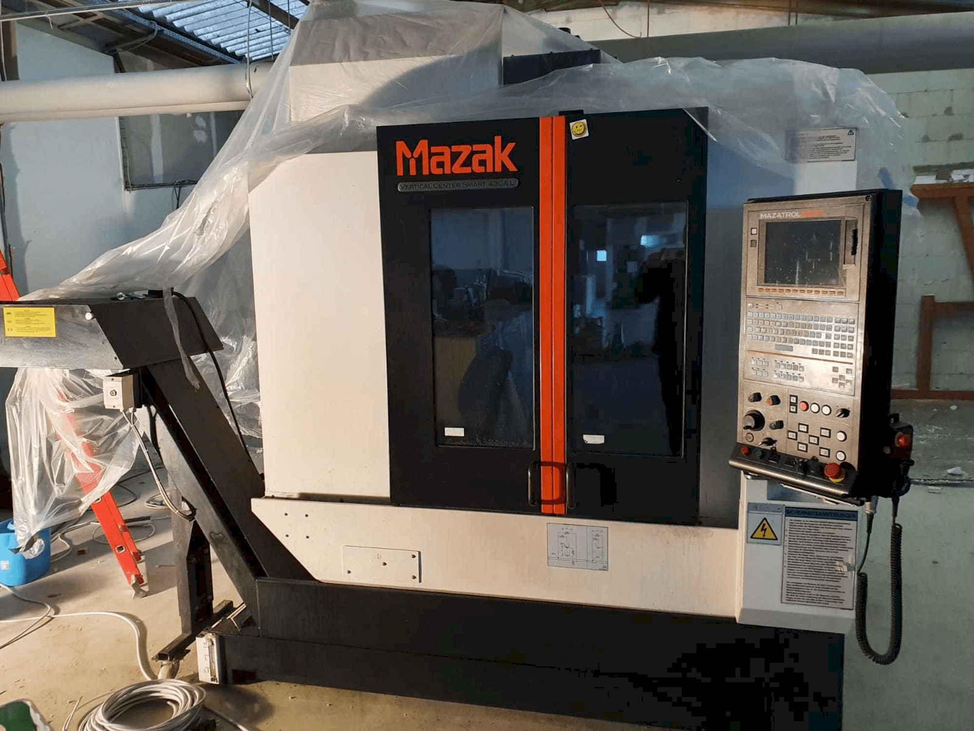Vooraanzicht van Mazak VCS 430A L machine