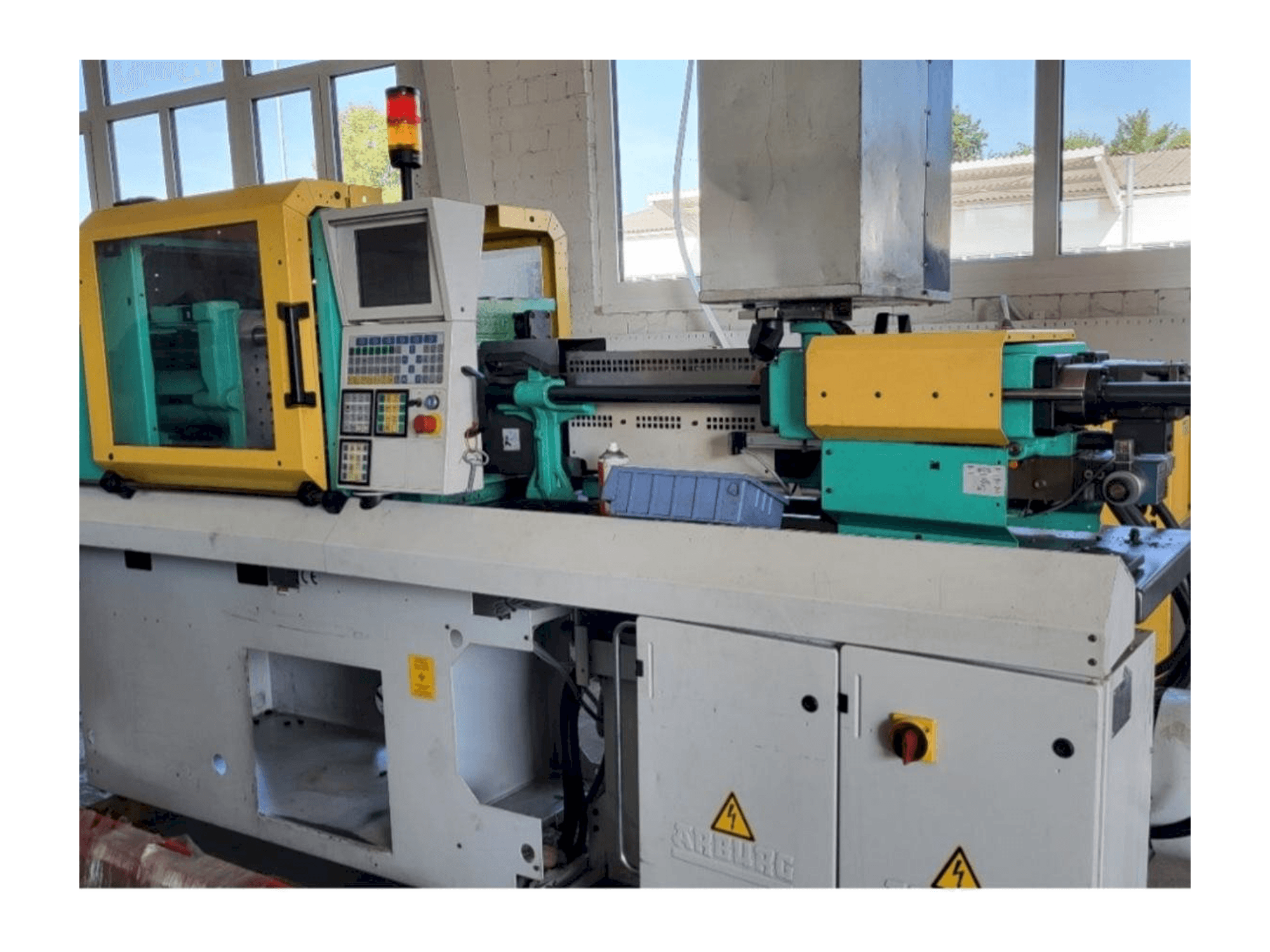Vooraanzicht van Arburg Allrounder 270S 350-150 machine