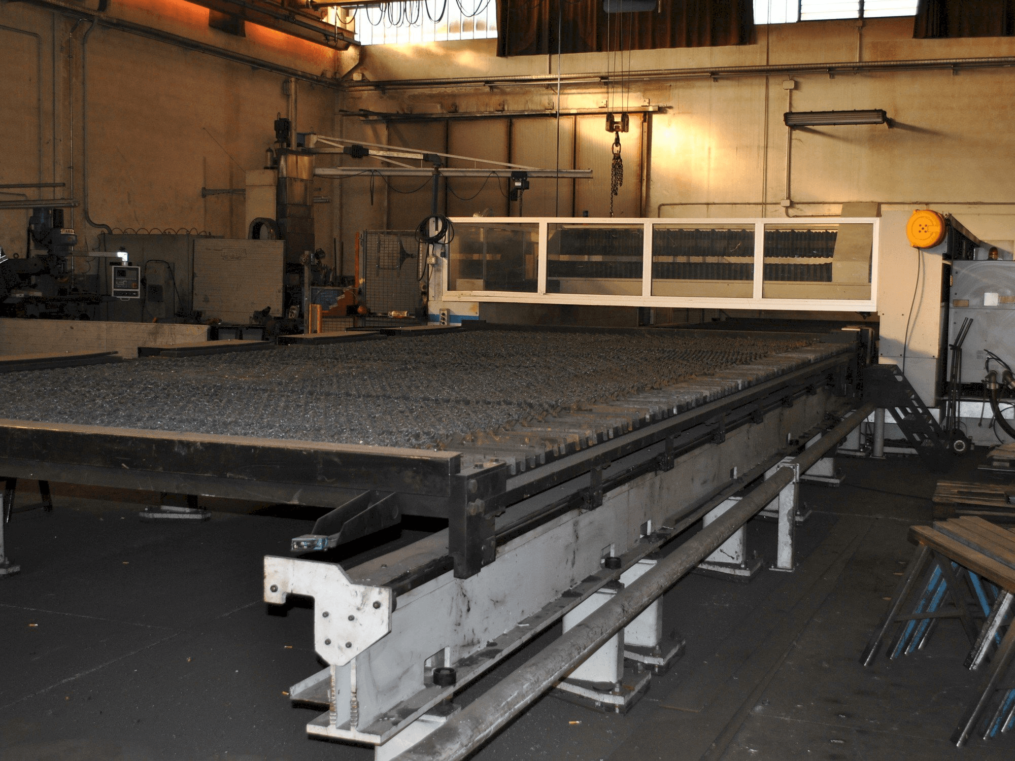 Vooraanzicht van LVD IMPULS 8031 machine