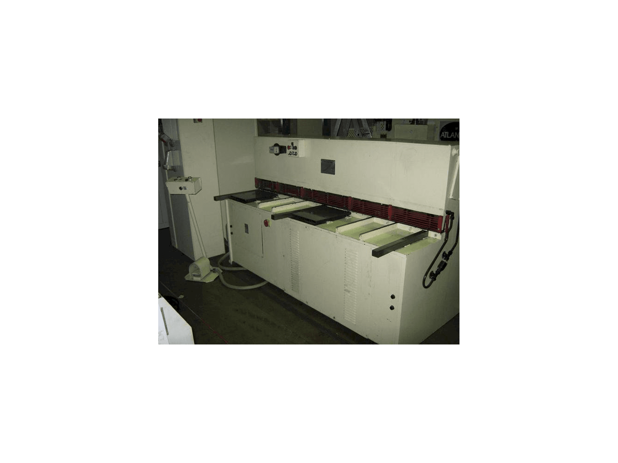 Vooraanzicht van GEFI LVS-2000 machine