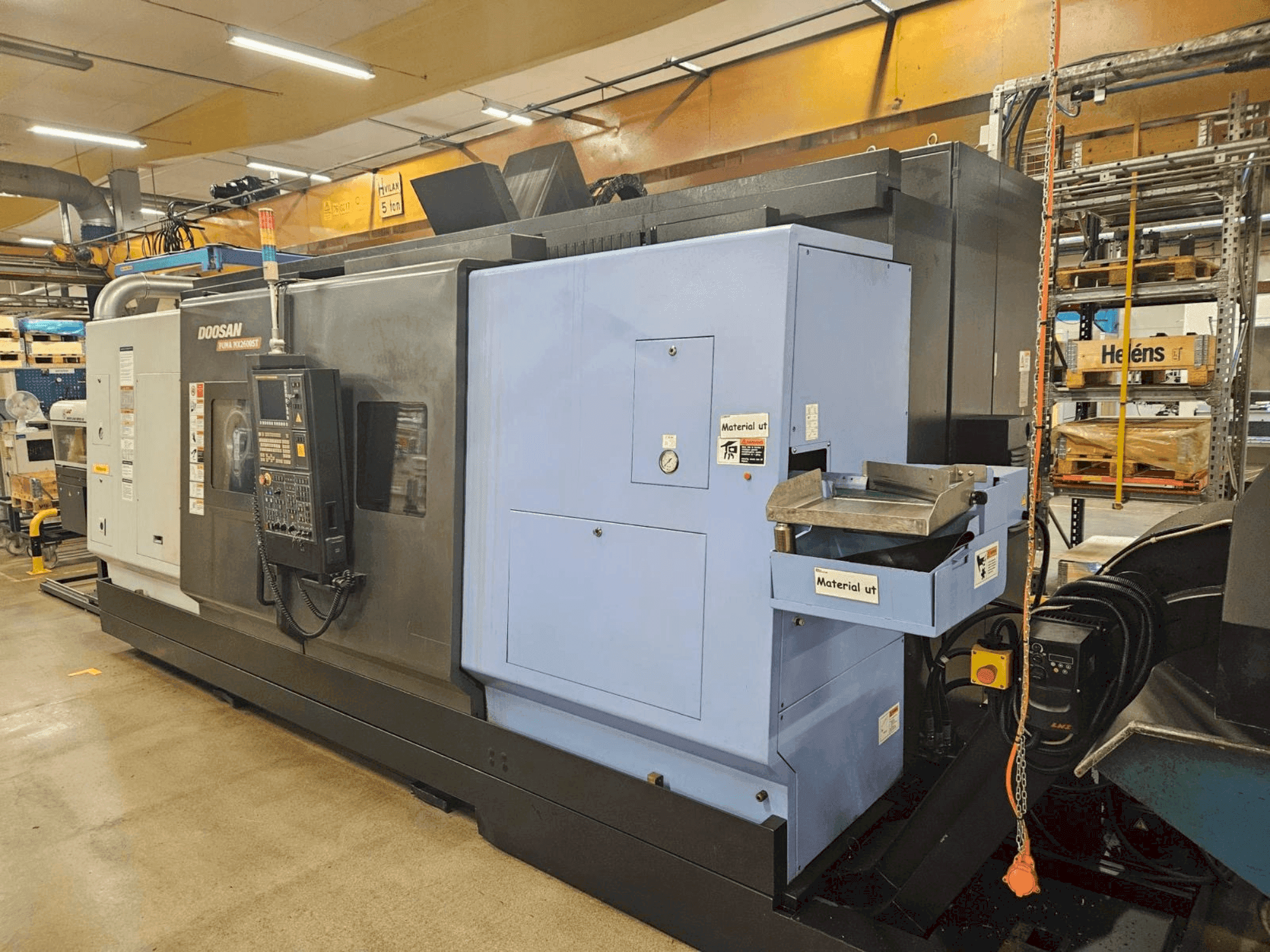 Vooraanzicht van DOOSAN Puma MX2600ST (2013) machine