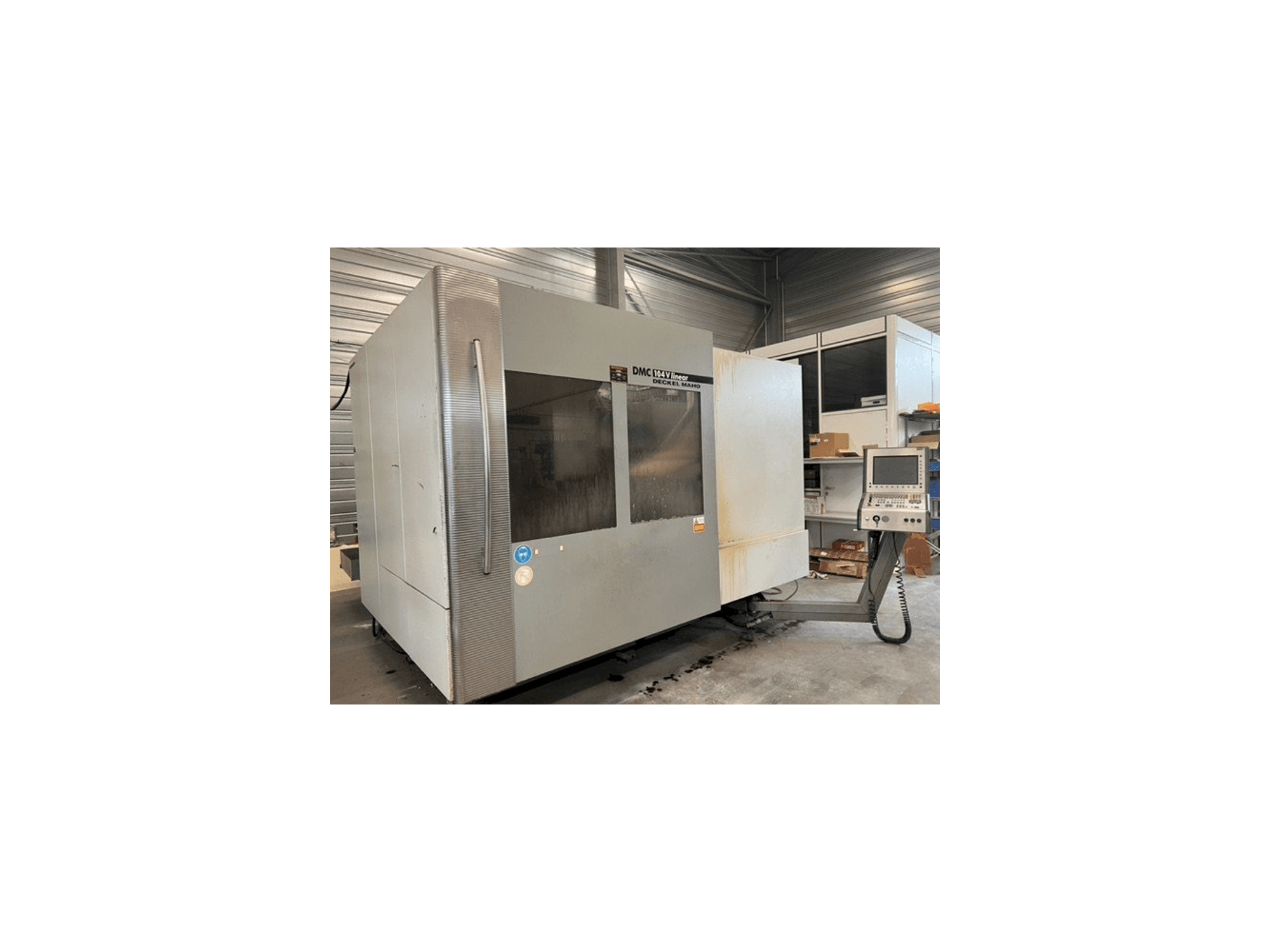 Vooraanzicht van DMG Deckel Maho 104 V linear machine