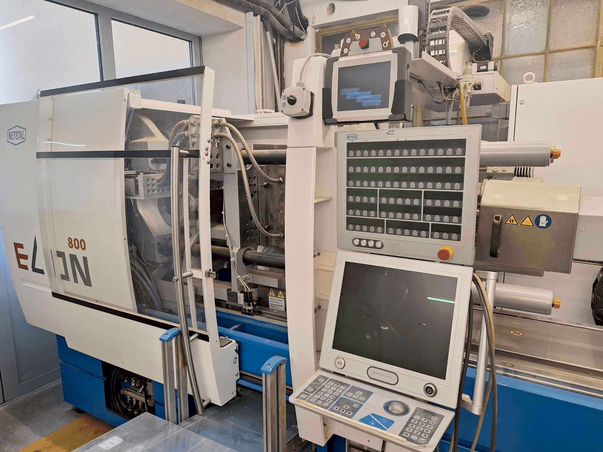 Vooraanzicht van Netstal Elion 800-270 machine