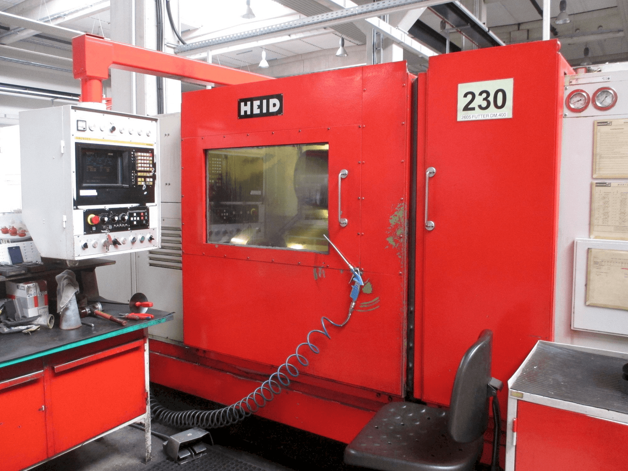 Vooraanzicht van HEID SDM12-NCC machine