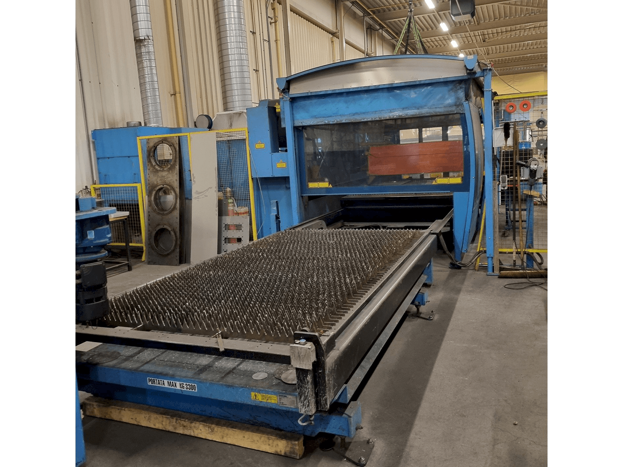 Vooraanzicht van Prima Power Platino 1530HS 3,0kW CO2 machine