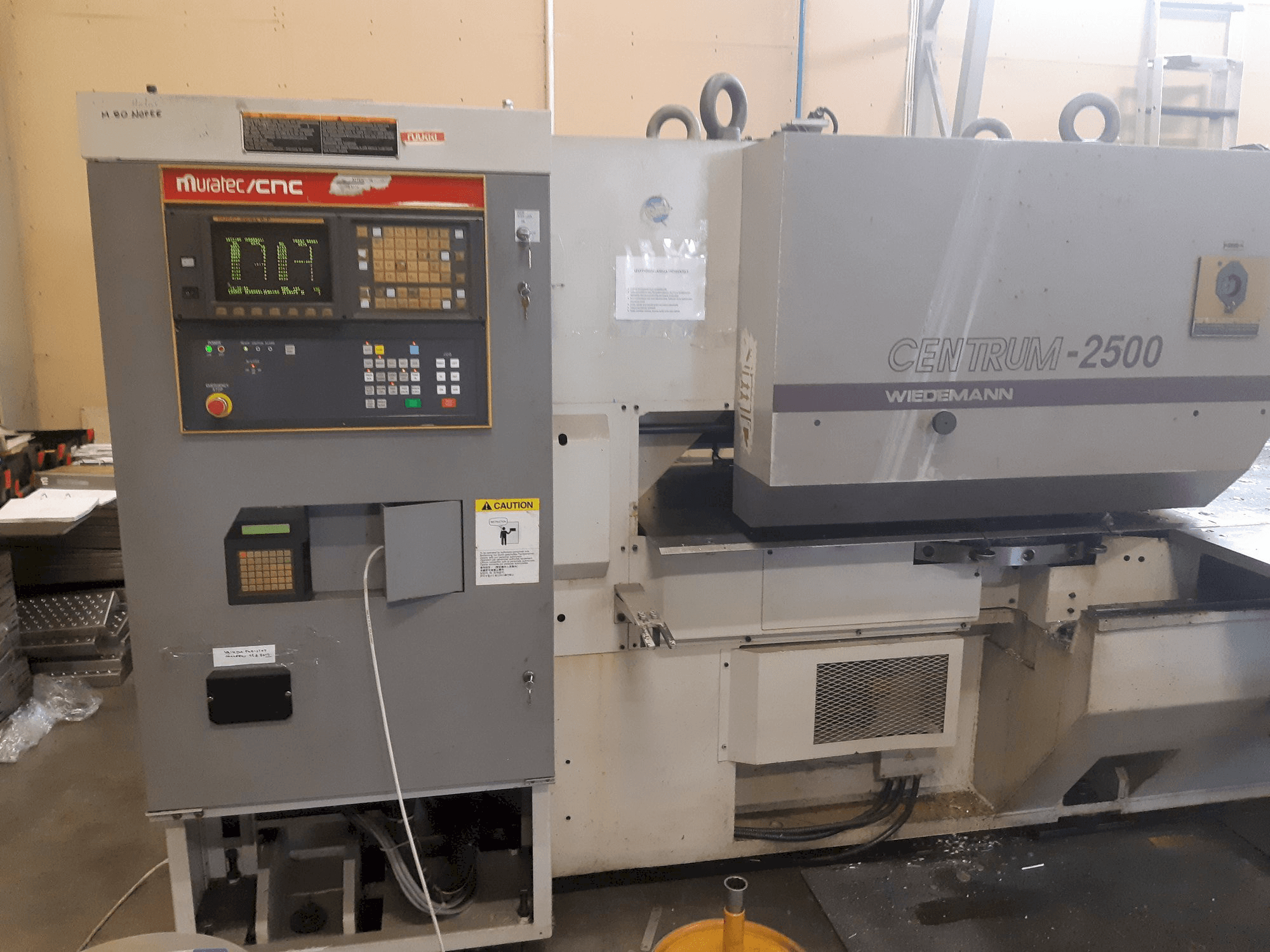 Vooraanzicht van Murata Wiedemann C-2500 machine