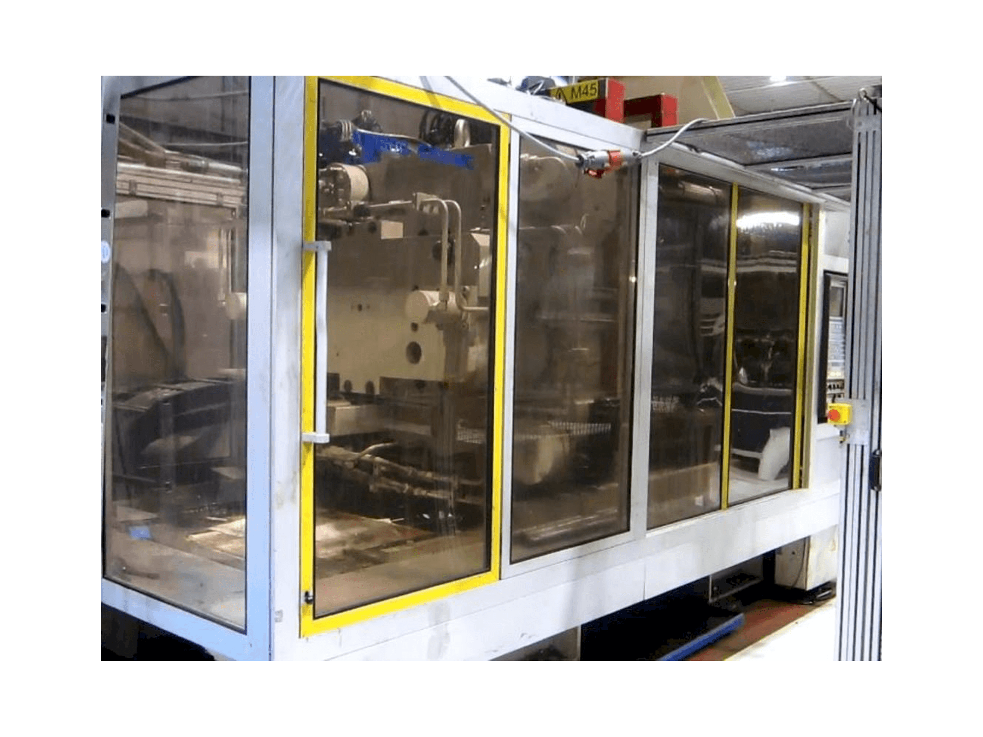 Vooraanzicht van Krauss Maffei KM 800/5700 MC machine