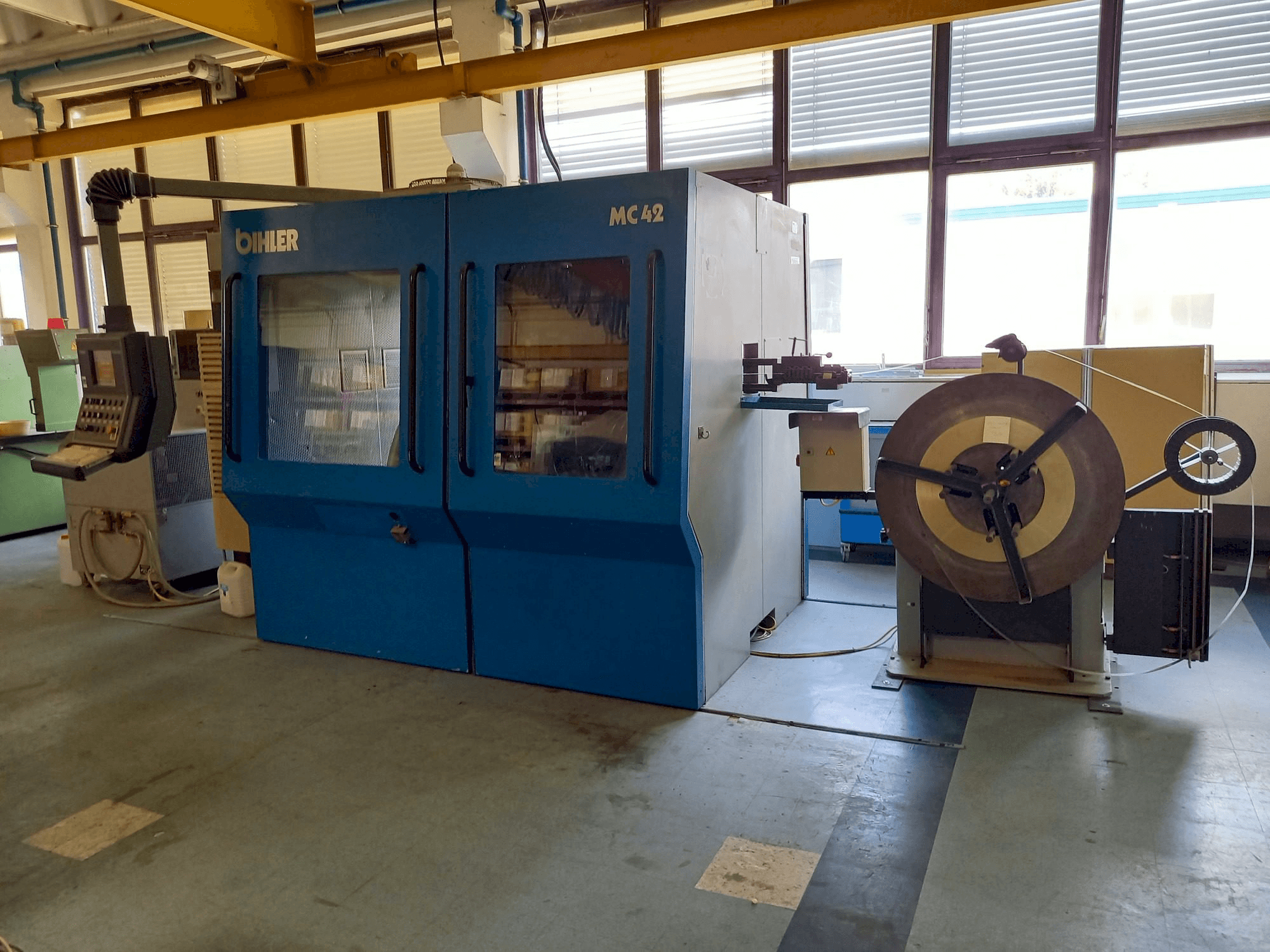 Vooraanzicht van Bihler MULTICENTER MC42 machine