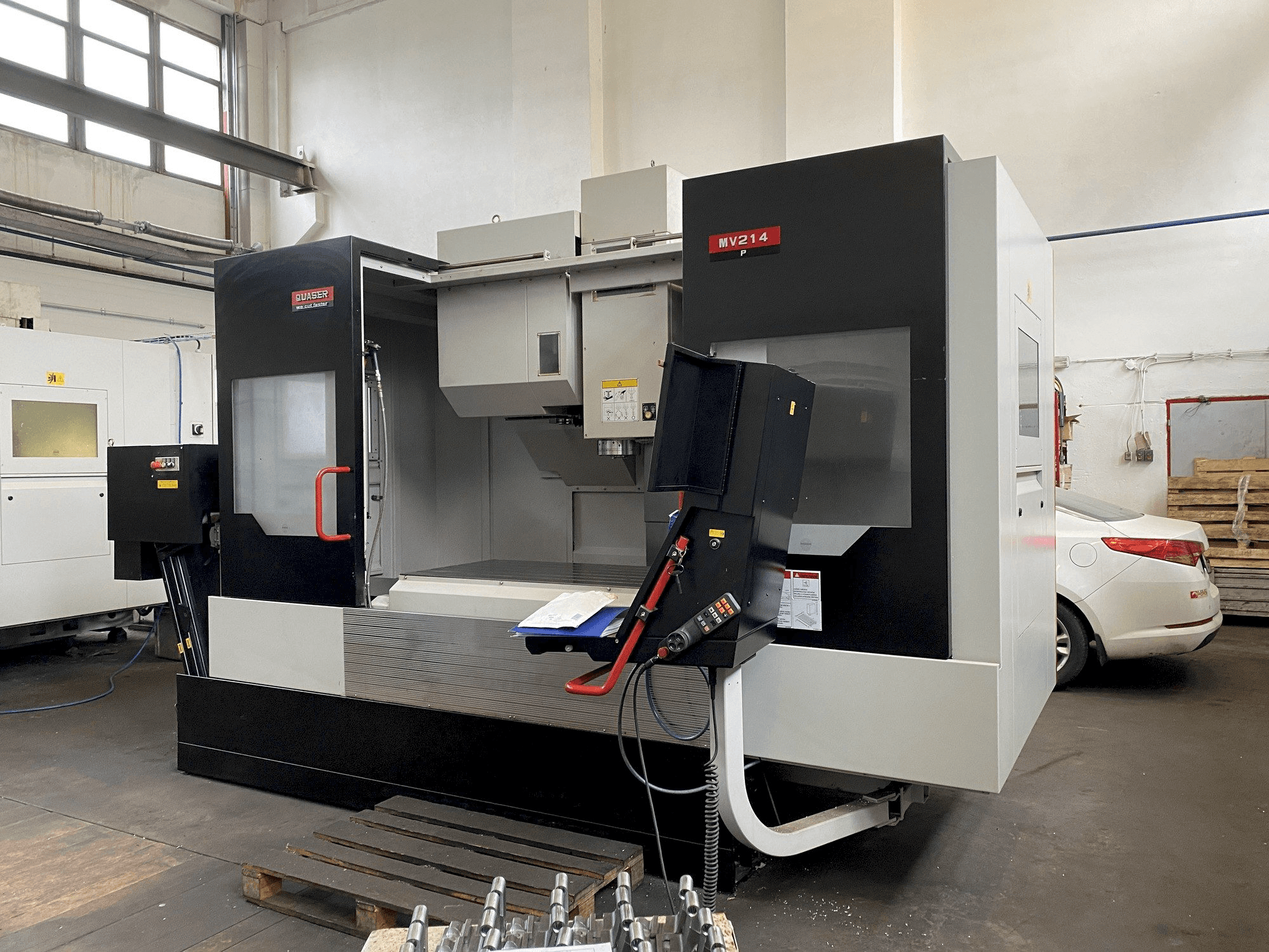 Vooraanzicht van Quaser MV214P/12B machine