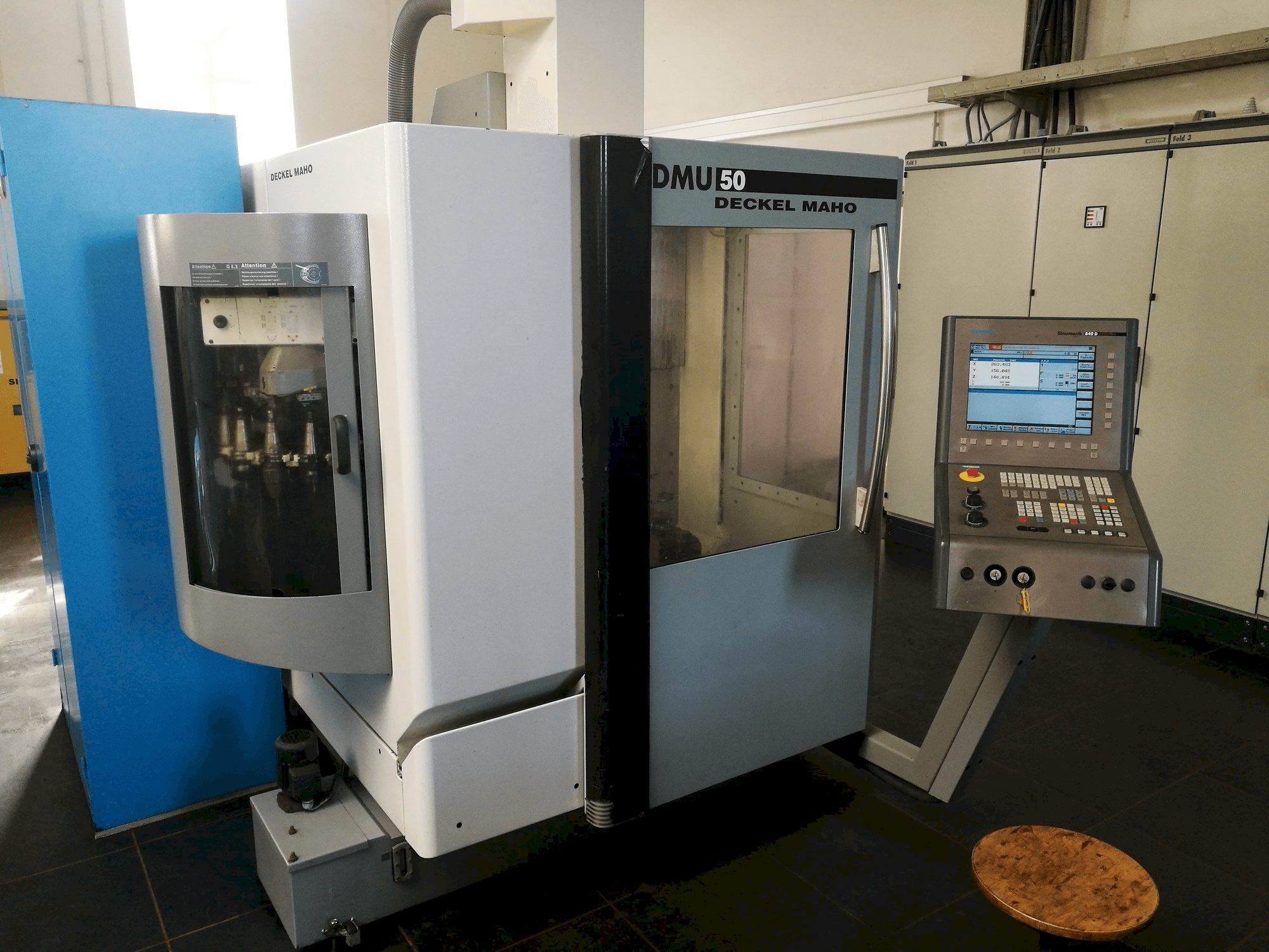 Vooraanzicht van DECKEL MAHO DMU 50 machine