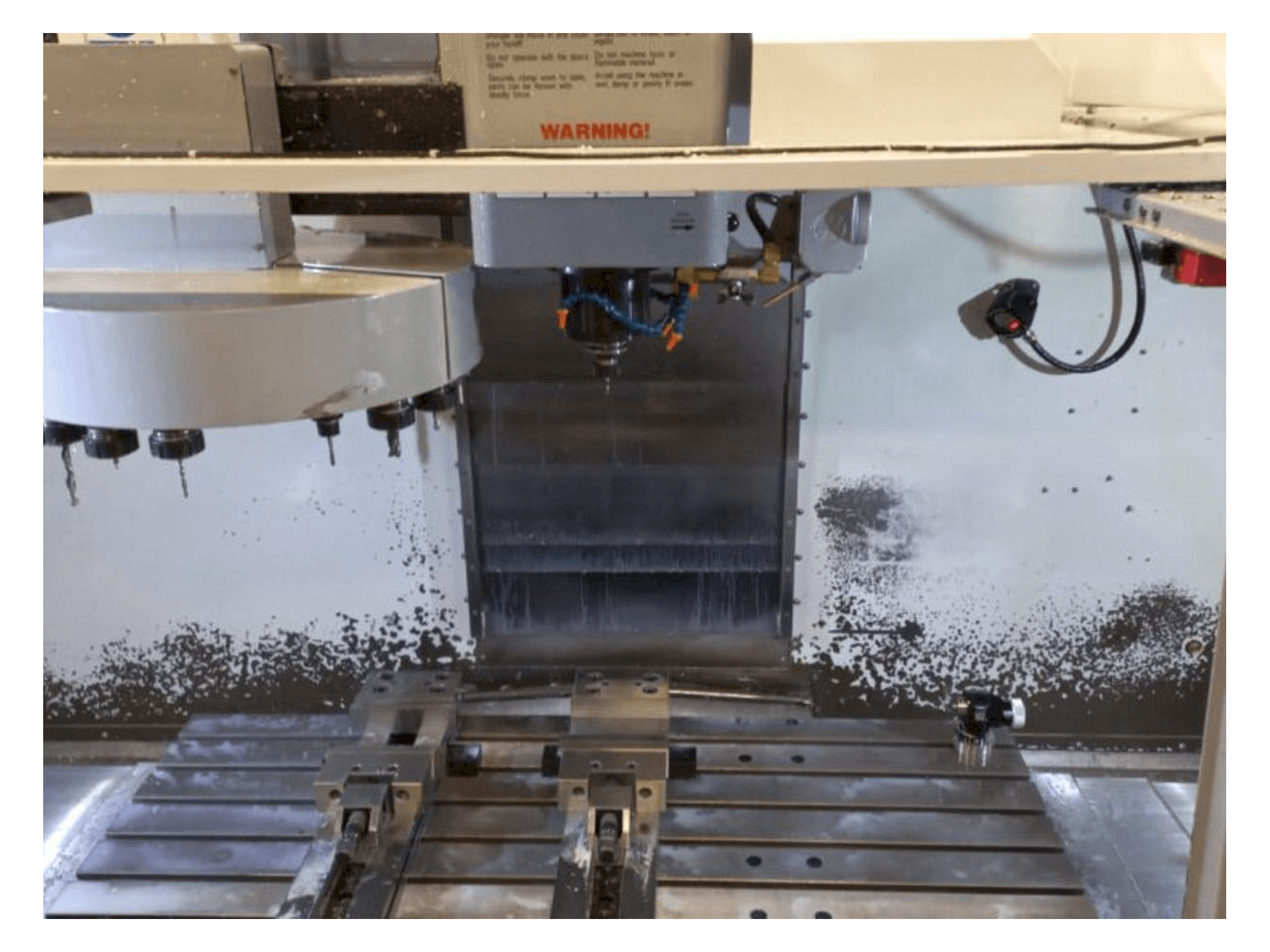 Vooraanzicht van HAAS VF-4 DHE machine
