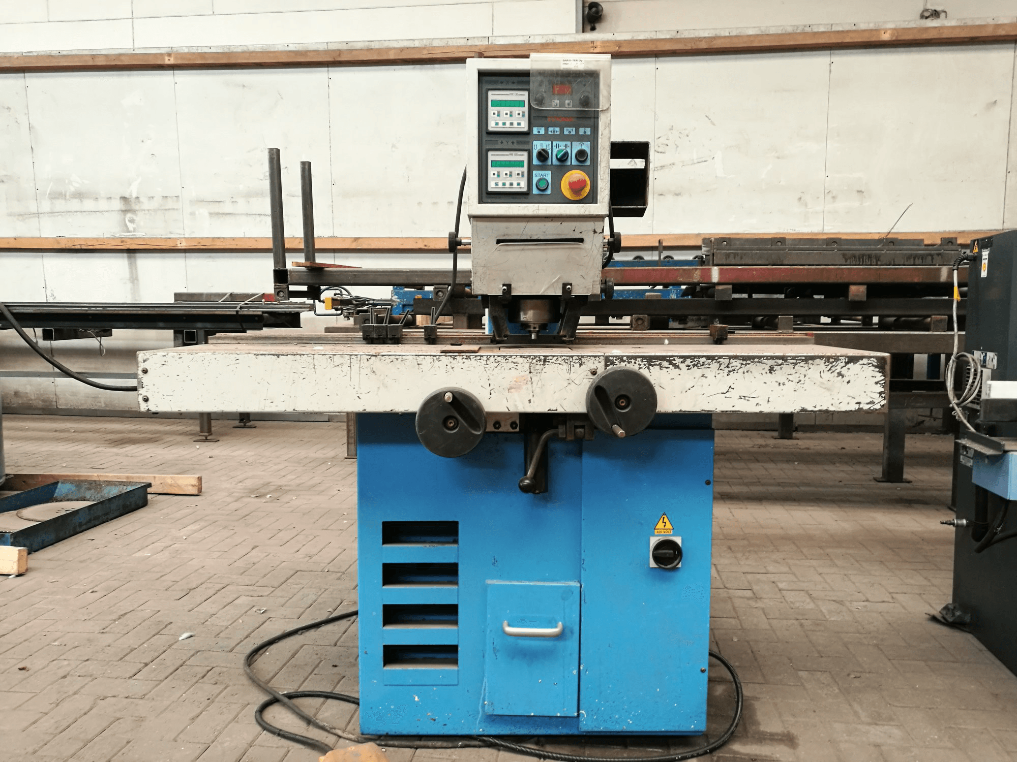 Vooraanzicht van Euromac XP 750/25 machine