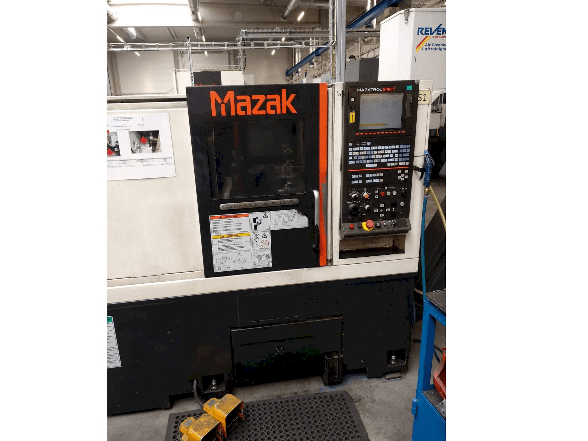 Vooraanzicht van Mazak Quick Turn Smart 100 S machine