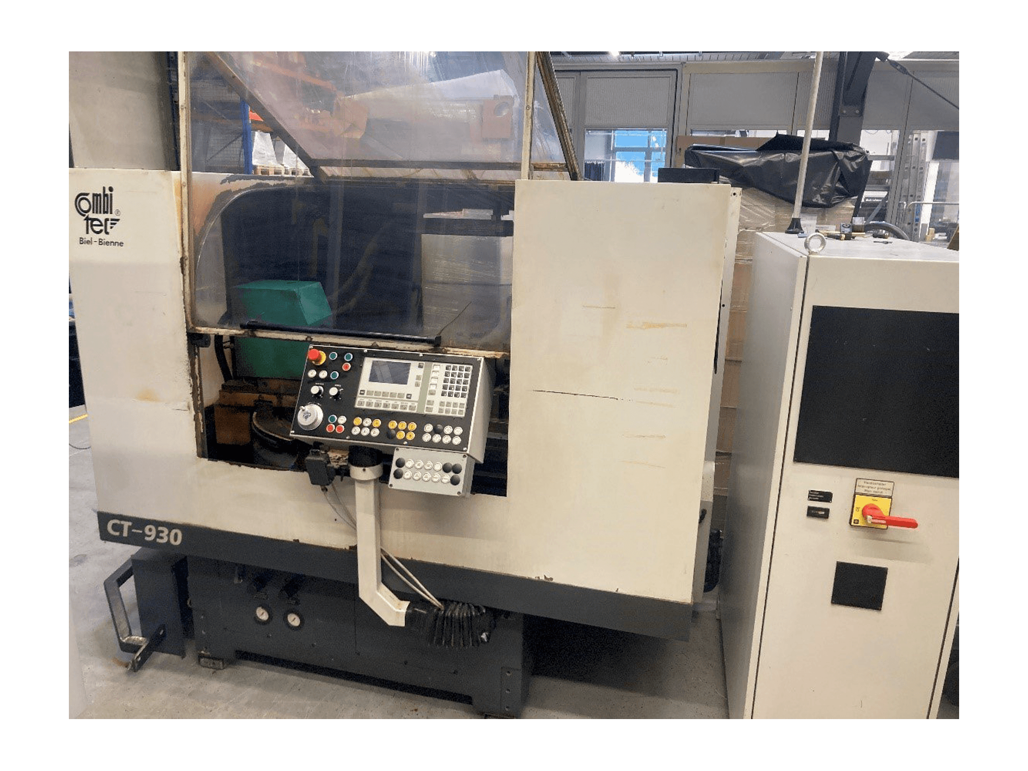 Vooraanzicht van Combitec CT-930 machine