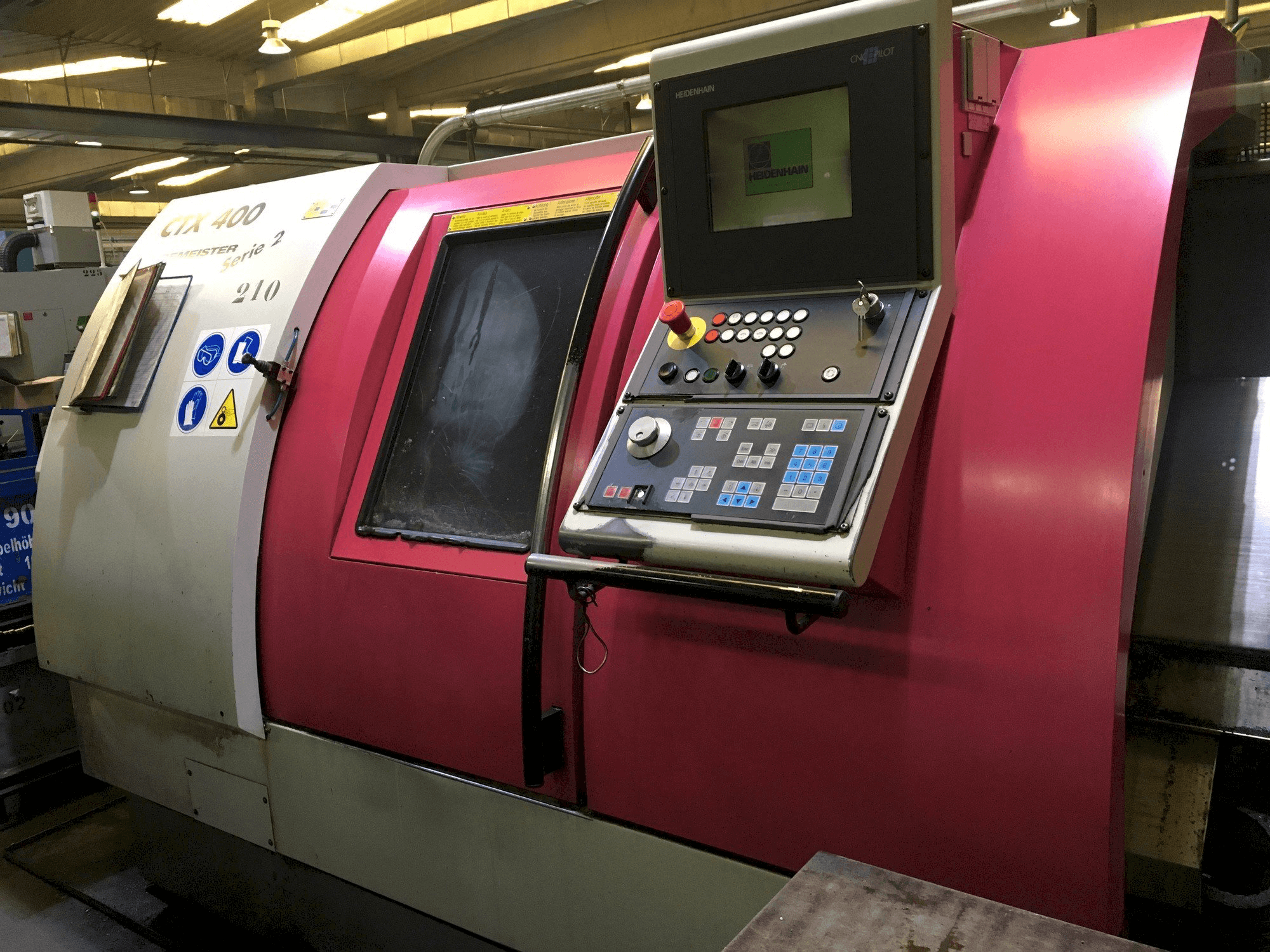 Vooraanzicht van Gildemeister CTX-400 S2 machine