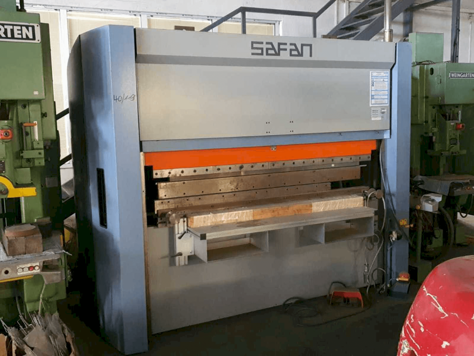 Vooraanzicht van Safan SMK-K 40-2050 TS1 machine