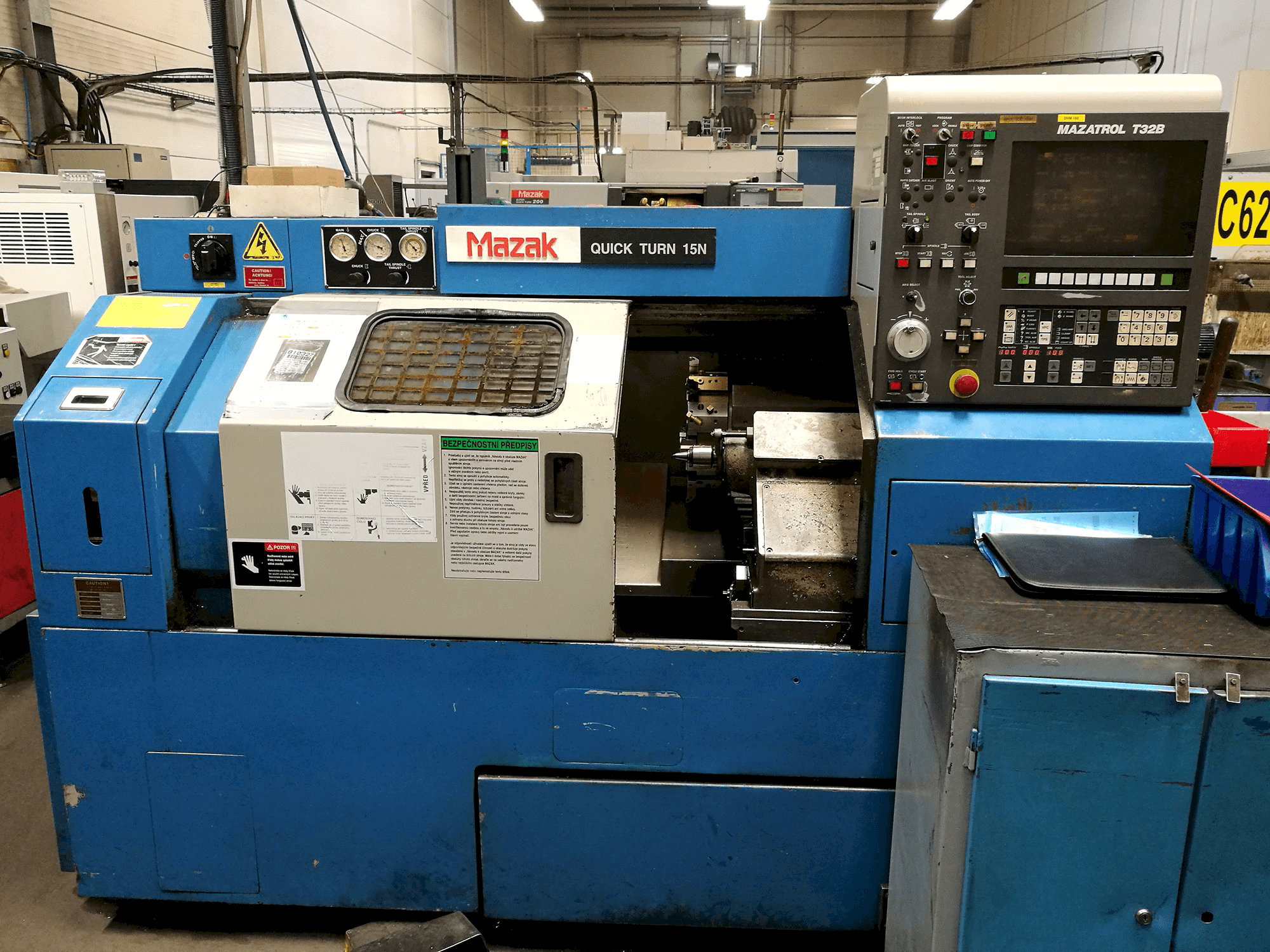 Vooraanzicht van Mazak QT/15N machine