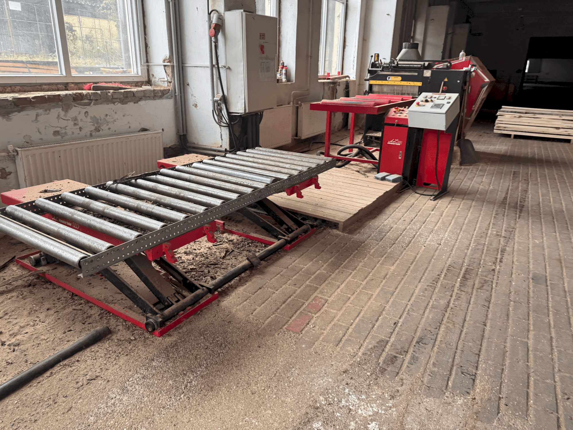 Vooraanzicht van WRAVOR Multirip 750 20-100 machine