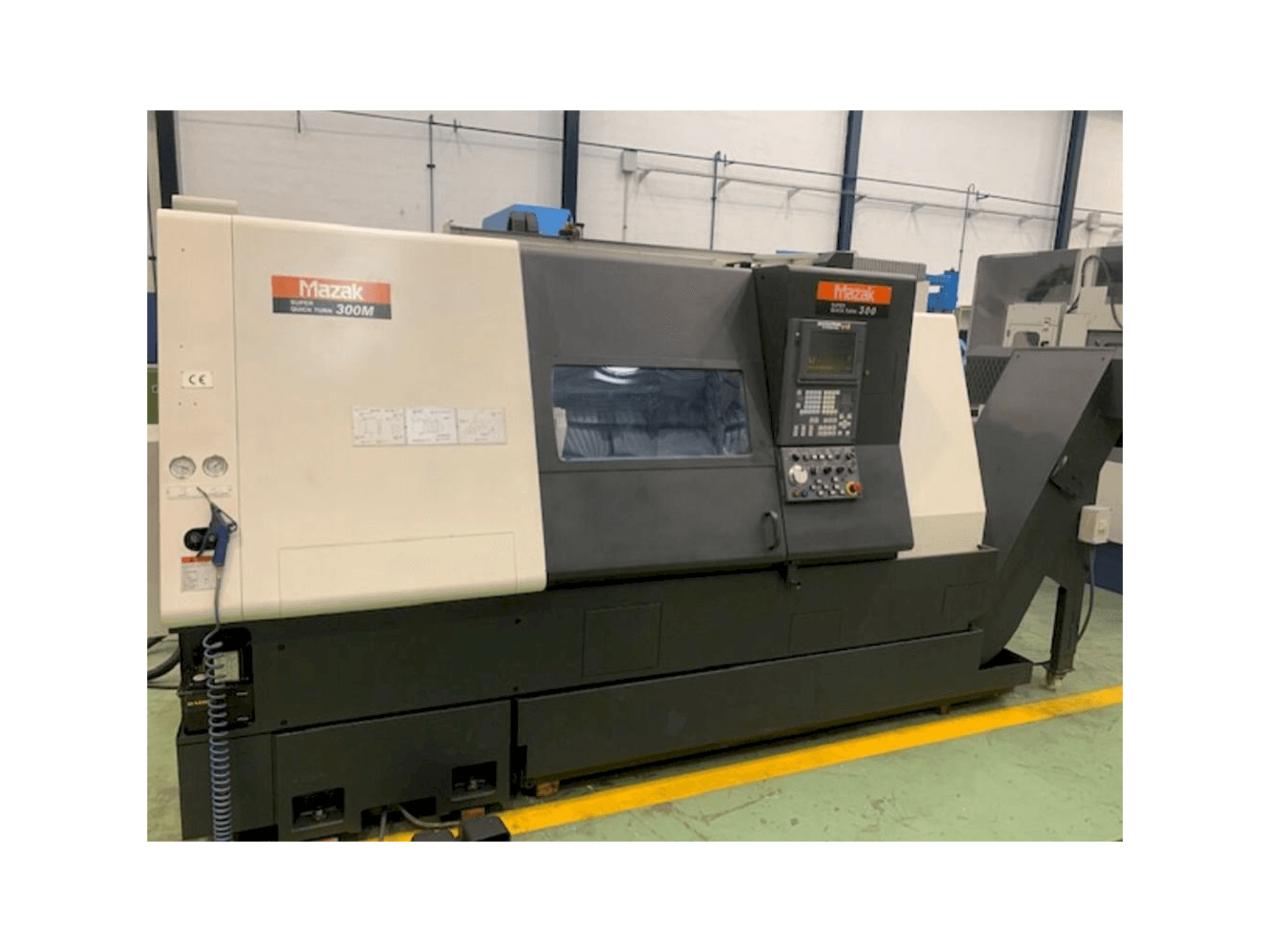 Vooraanzicht van Mazak SQT 300 M machine