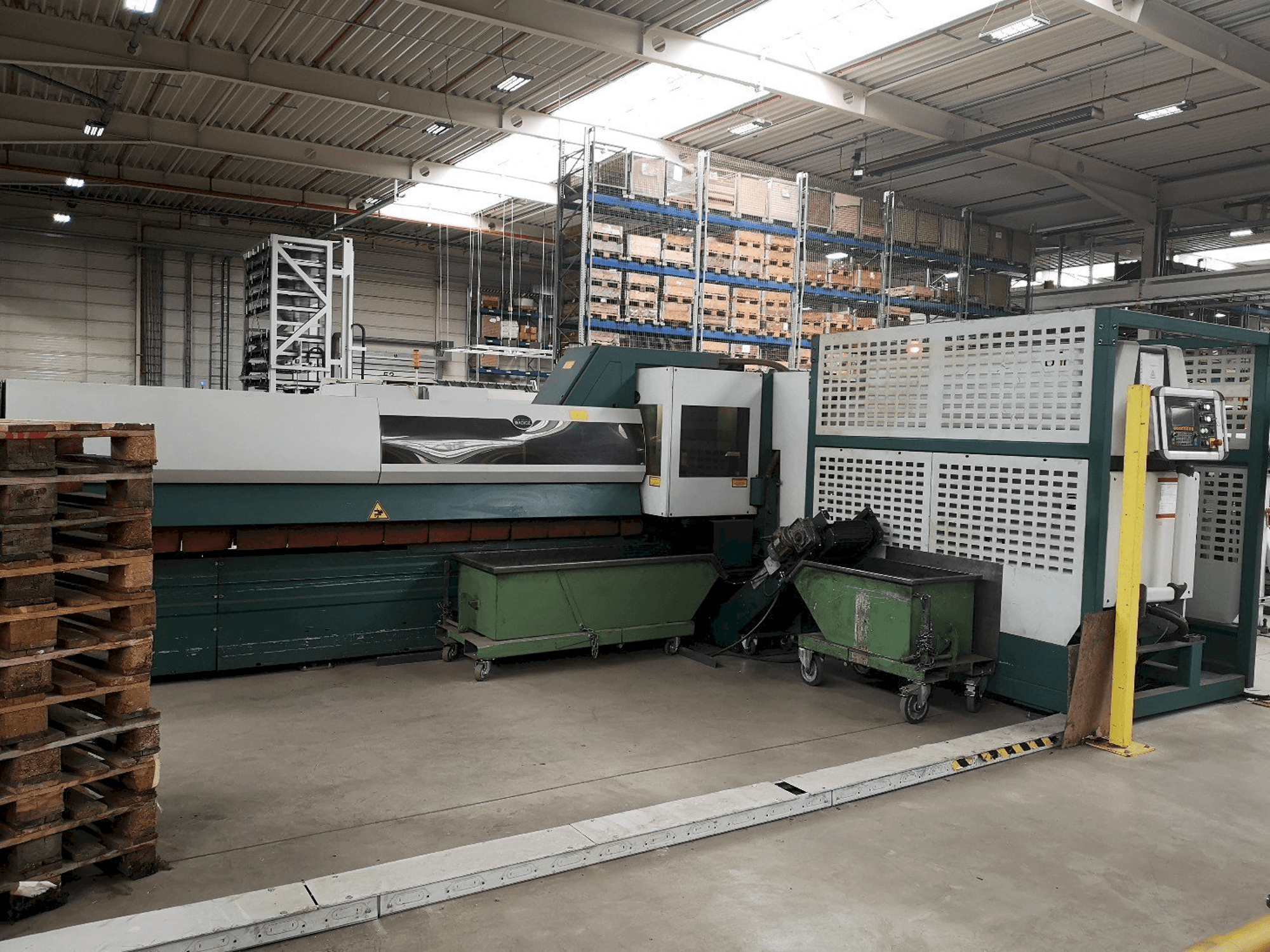 Links zicht van BLM ADIGE LT 722 machine