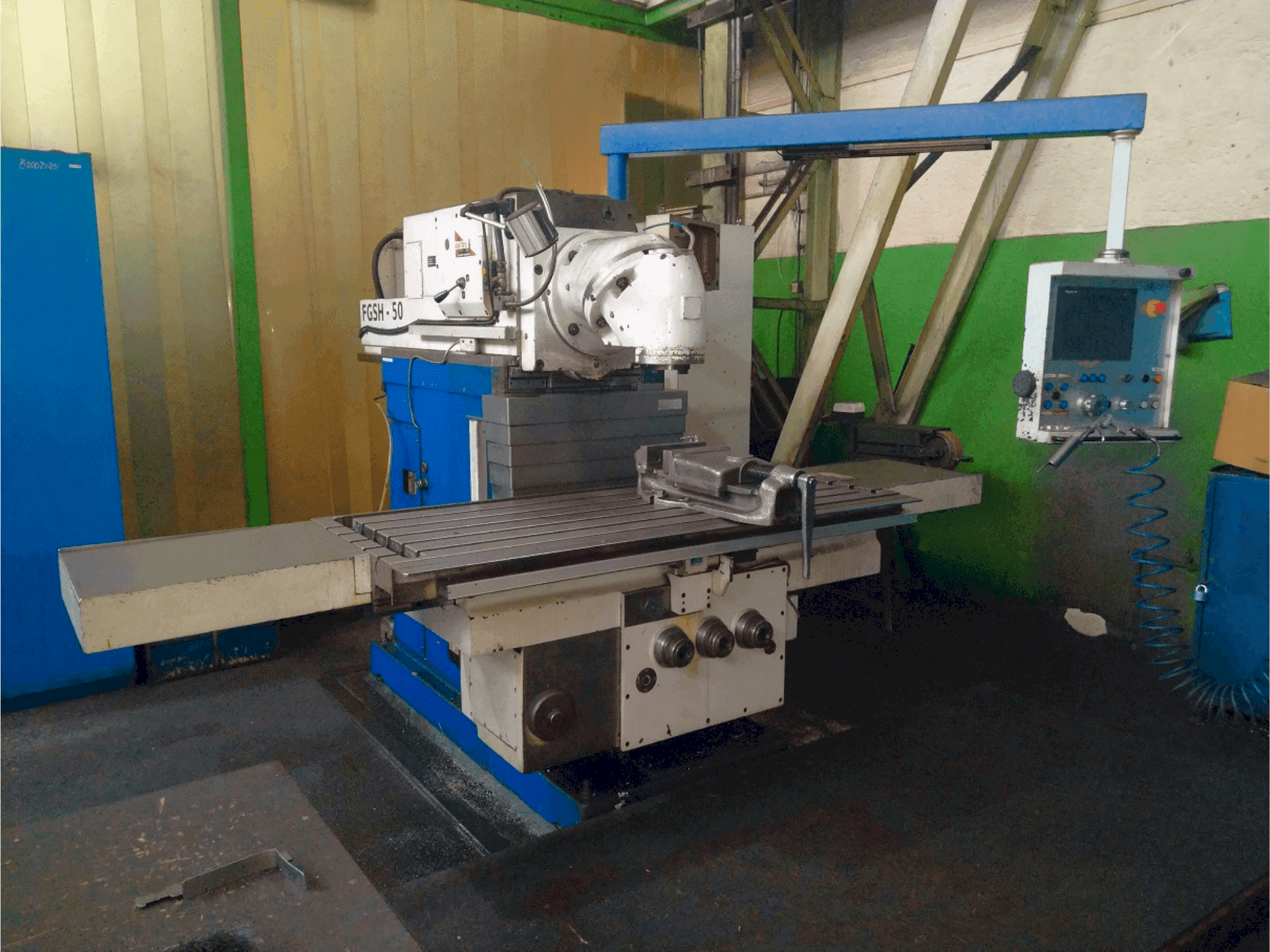 Vooraanzicht van TOS FGSH 50 machine