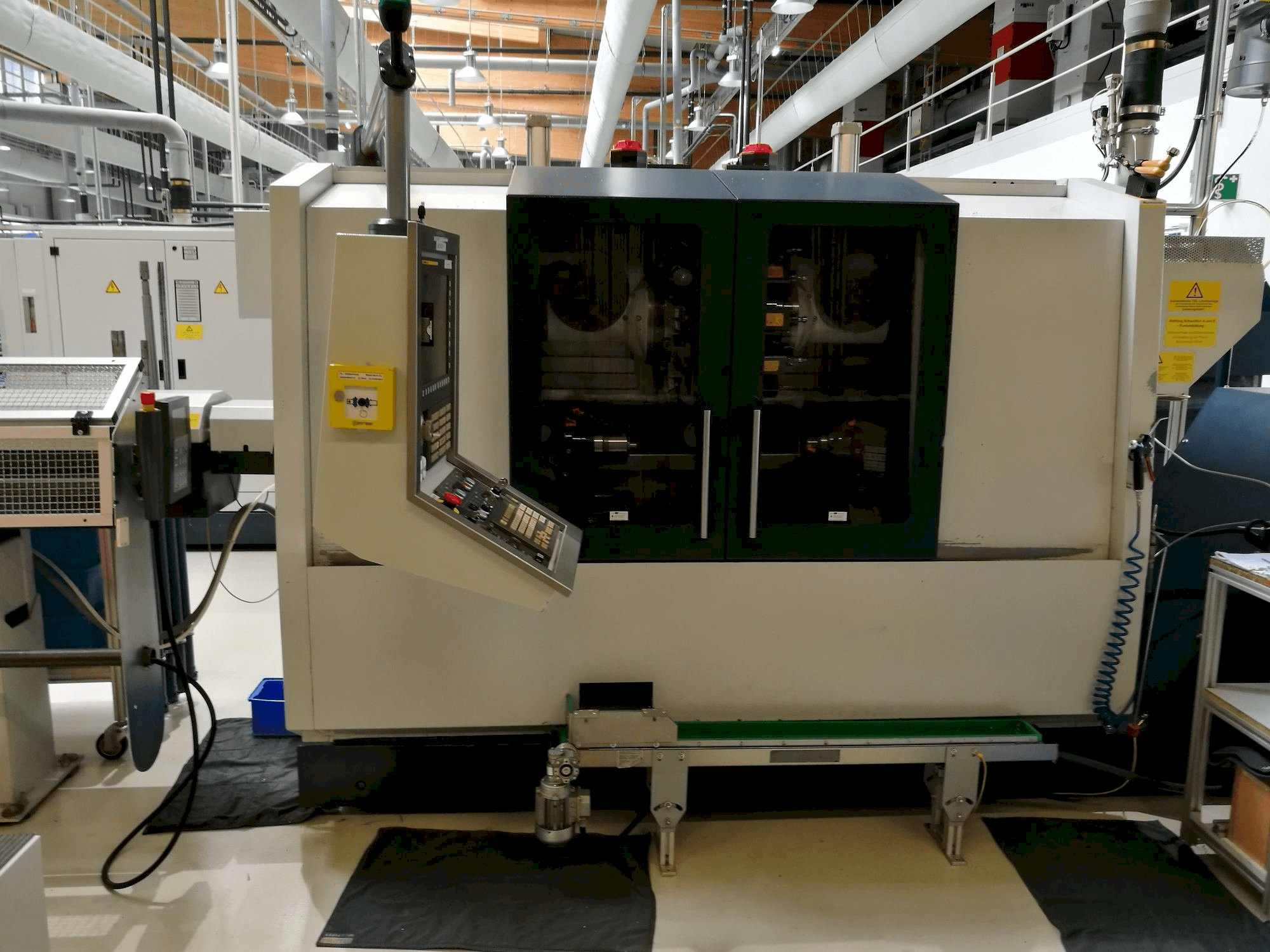 Vooraanzicht van SPINNER TD42 machine
