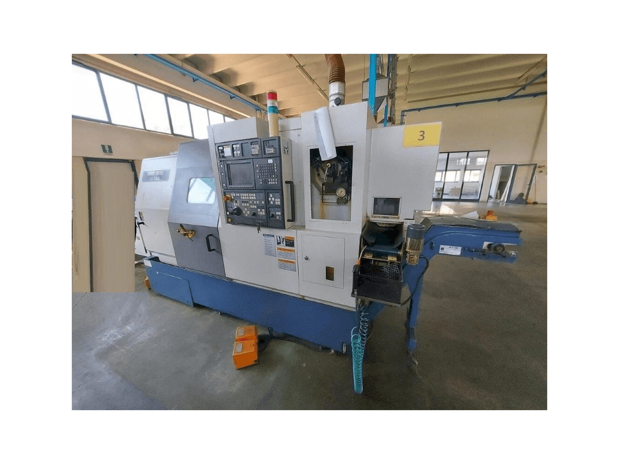 Vooraanzicht van MORI SEIKI ZL 150SMC machine