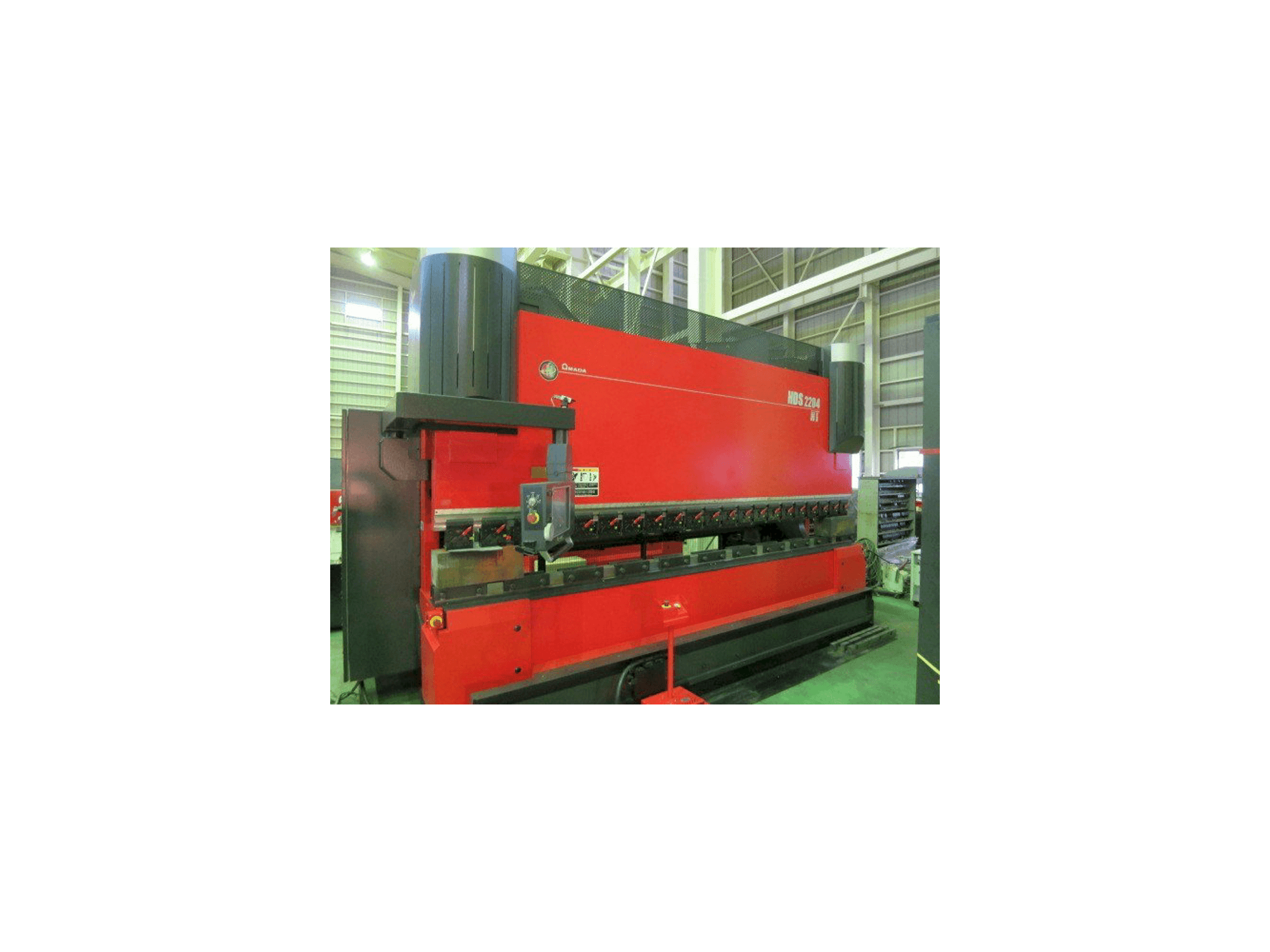 Linkerzijdeaanzicht van AMADA HDS 2204NT machine